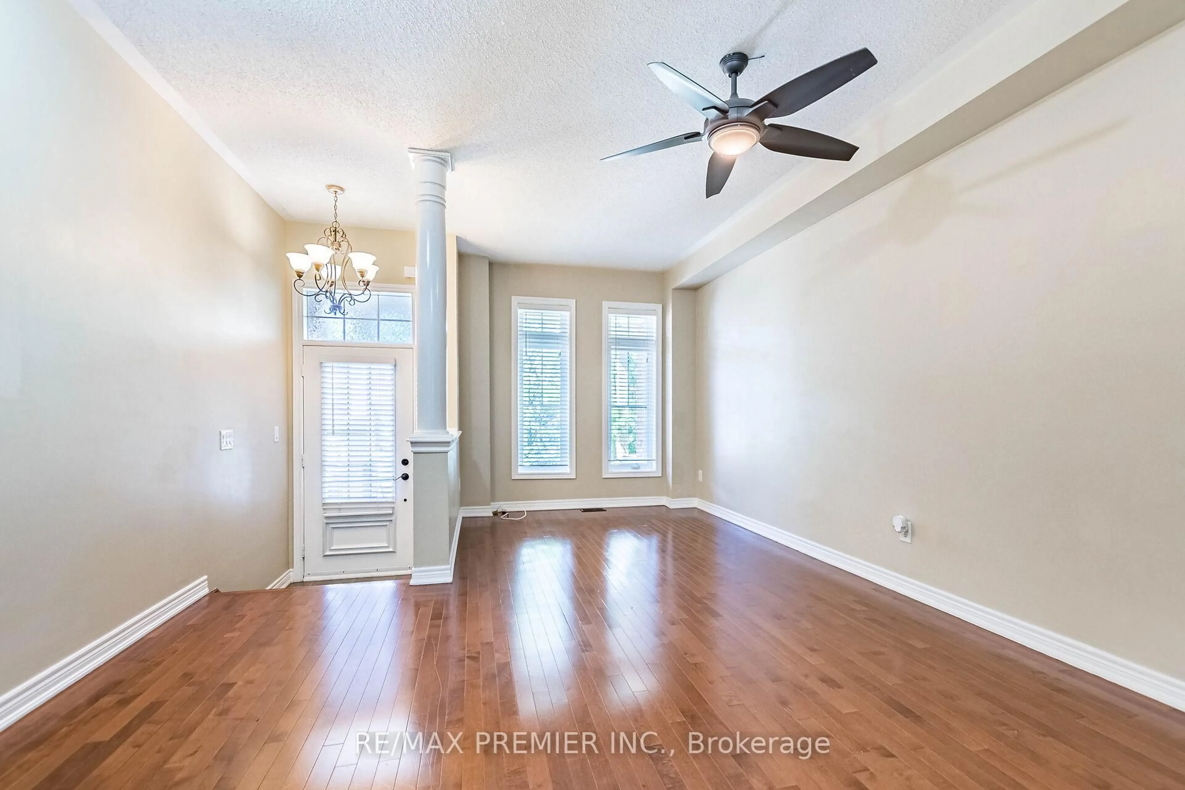 Unknown for 595 Grant Way, Milton Ontario L9T 0W1