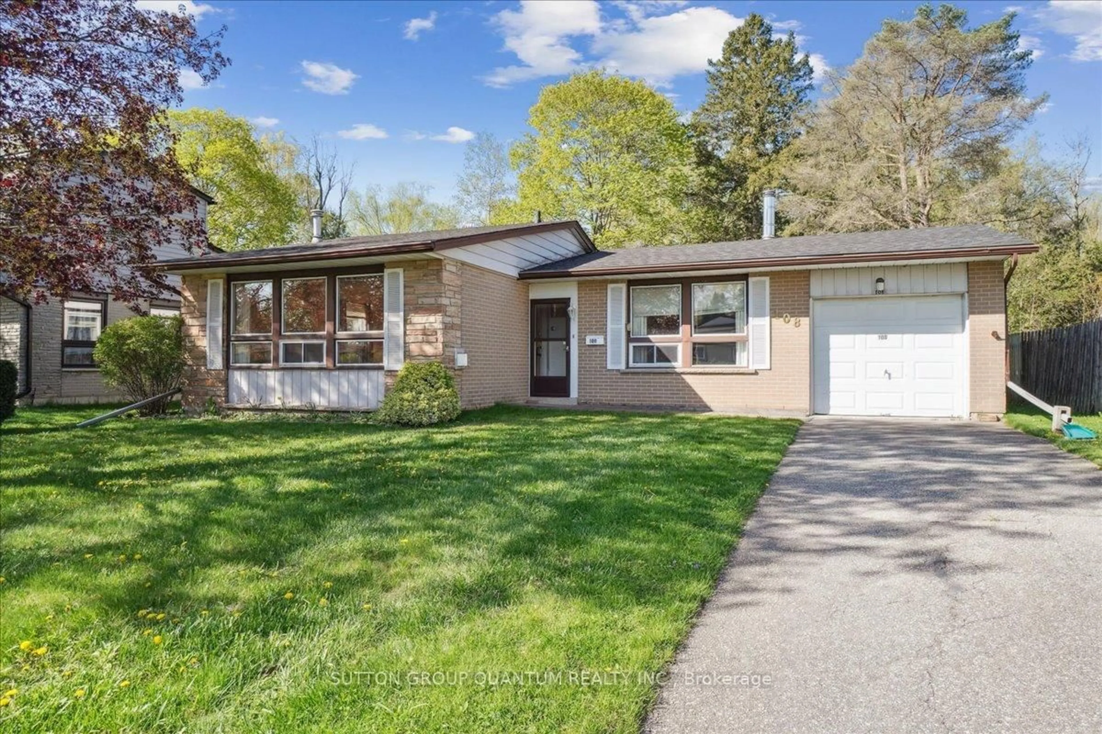 Home with vinyl exterior material, street for 108 Elmore Dr, Halton Hills Ontario L7J 1T2