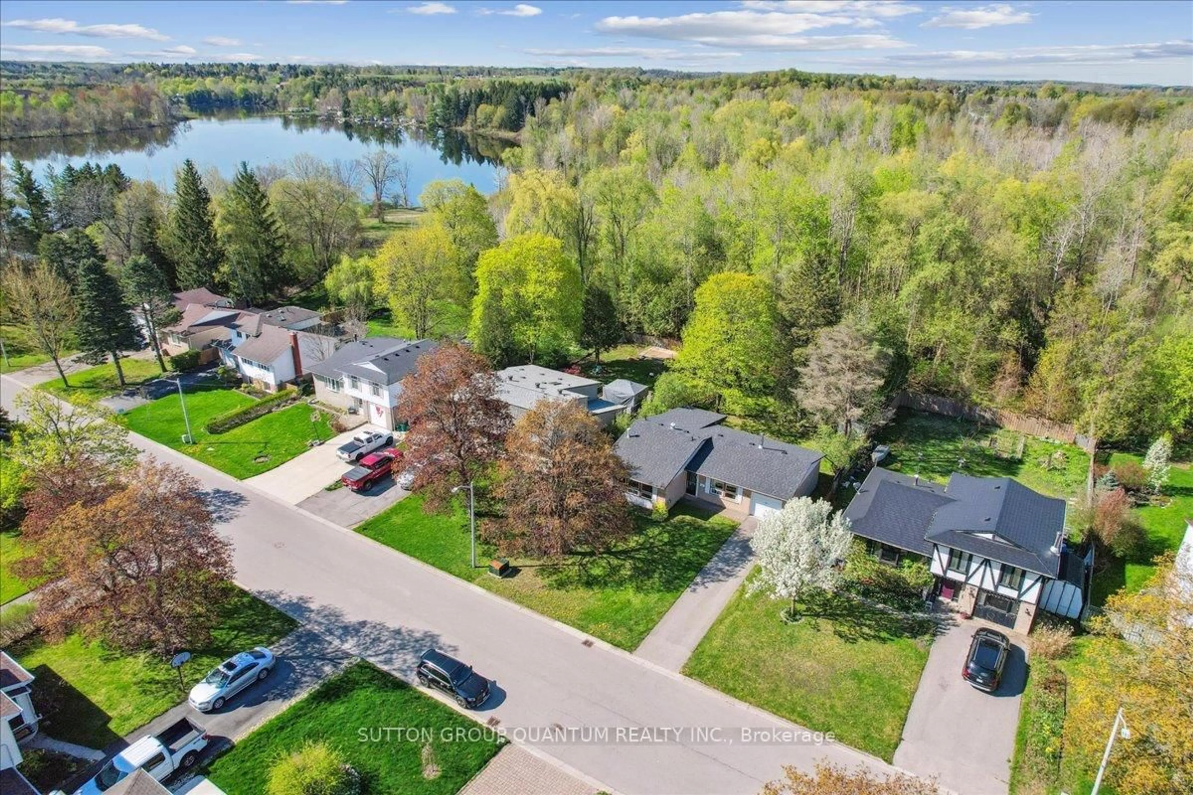 A pic from outside/outdoor area/front of a property/back of a property/a pic from drone, water/lake/river/ocean view for 108 Elmore Dr, Halton Hills Ontario L7J 1T2