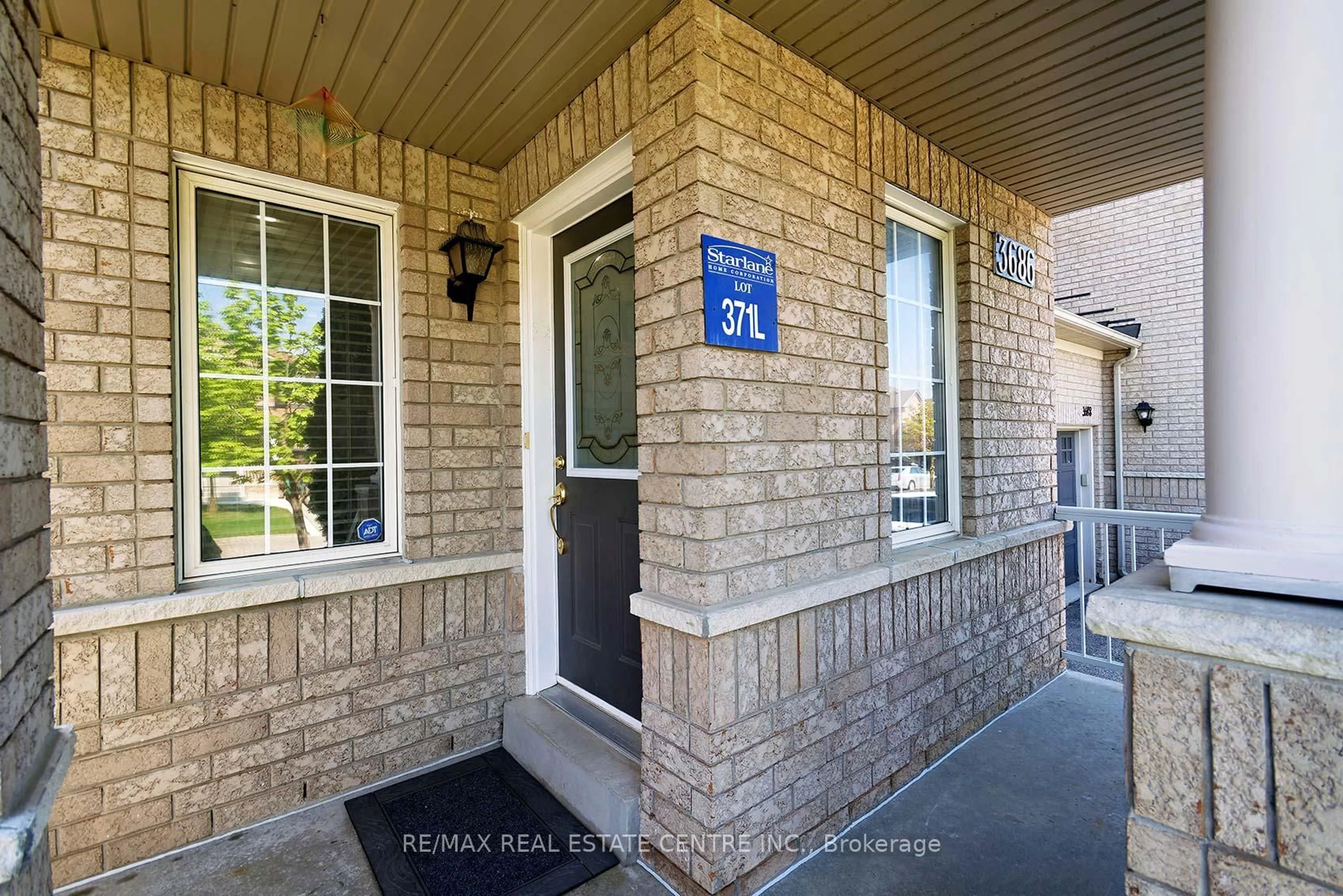 Indoor entryway for 3686 Aruba Pl, Mississauga Ontario L5M 6Z2