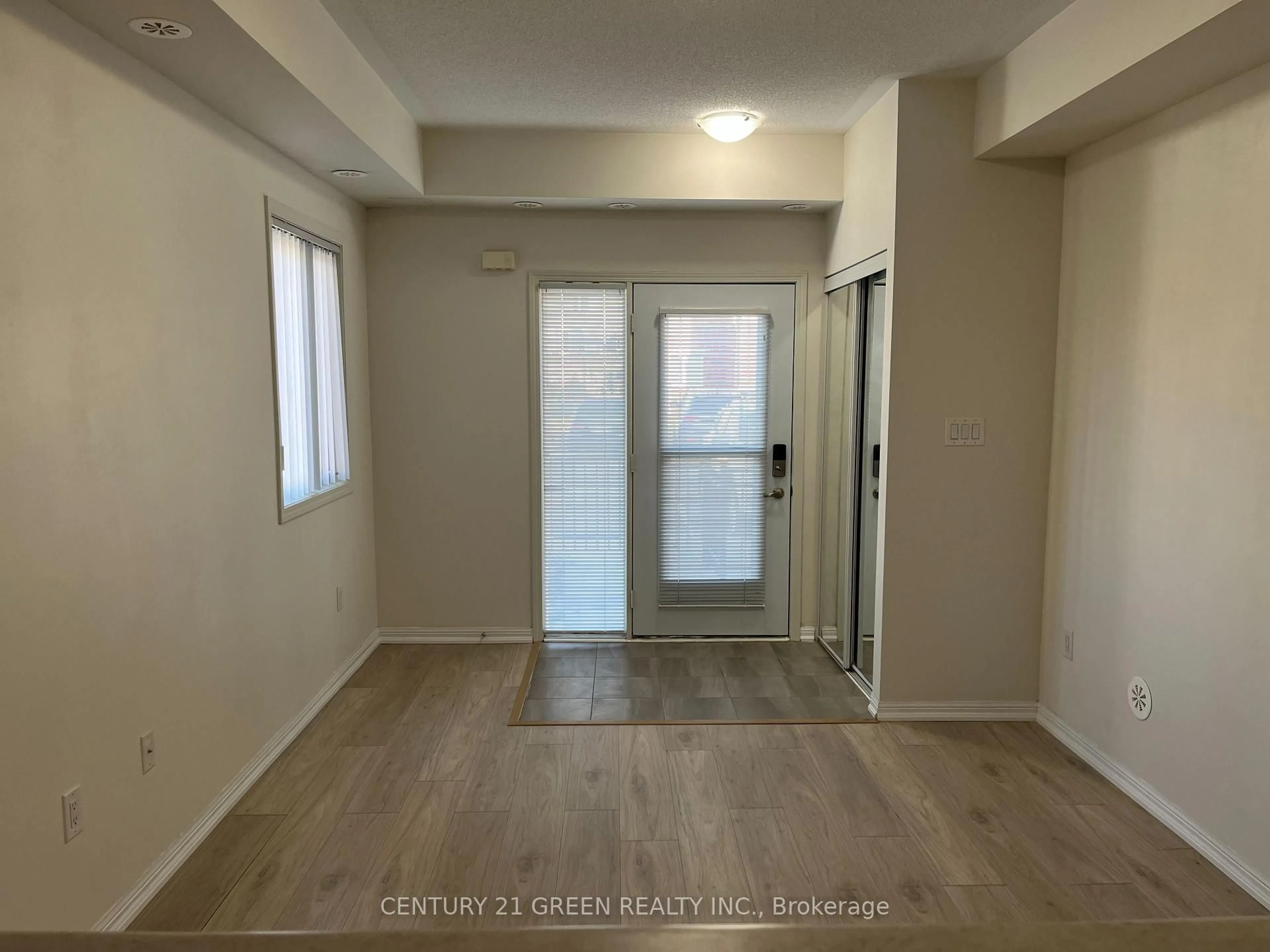 Unknown for 250 Sunny Meadow Blvd #310, Brampton Ontario L6R 3Y6