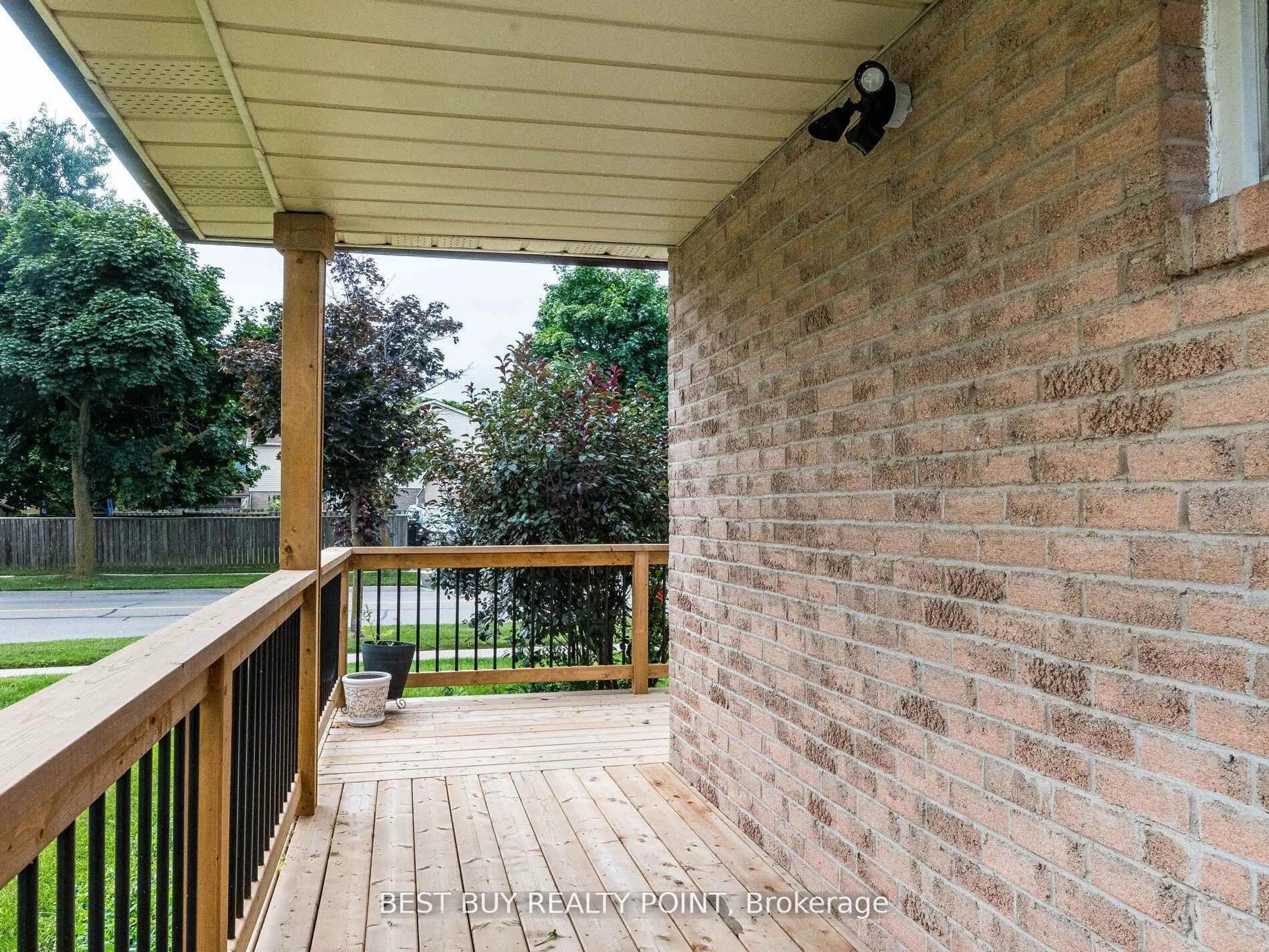 Patio, street for 6347 Martel Crt, Mississauga Ontario L5N 3H6