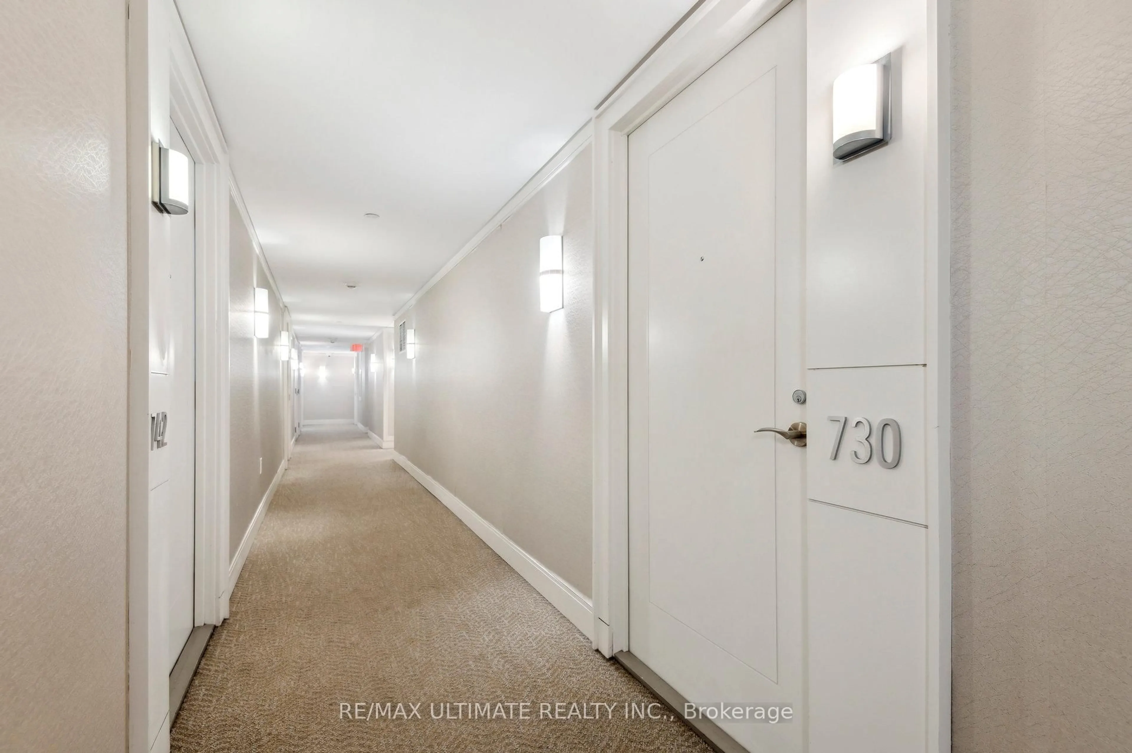 Indoor foyer for 830 Lawrence Ave #730, Toronto Ontario M6A 0A2