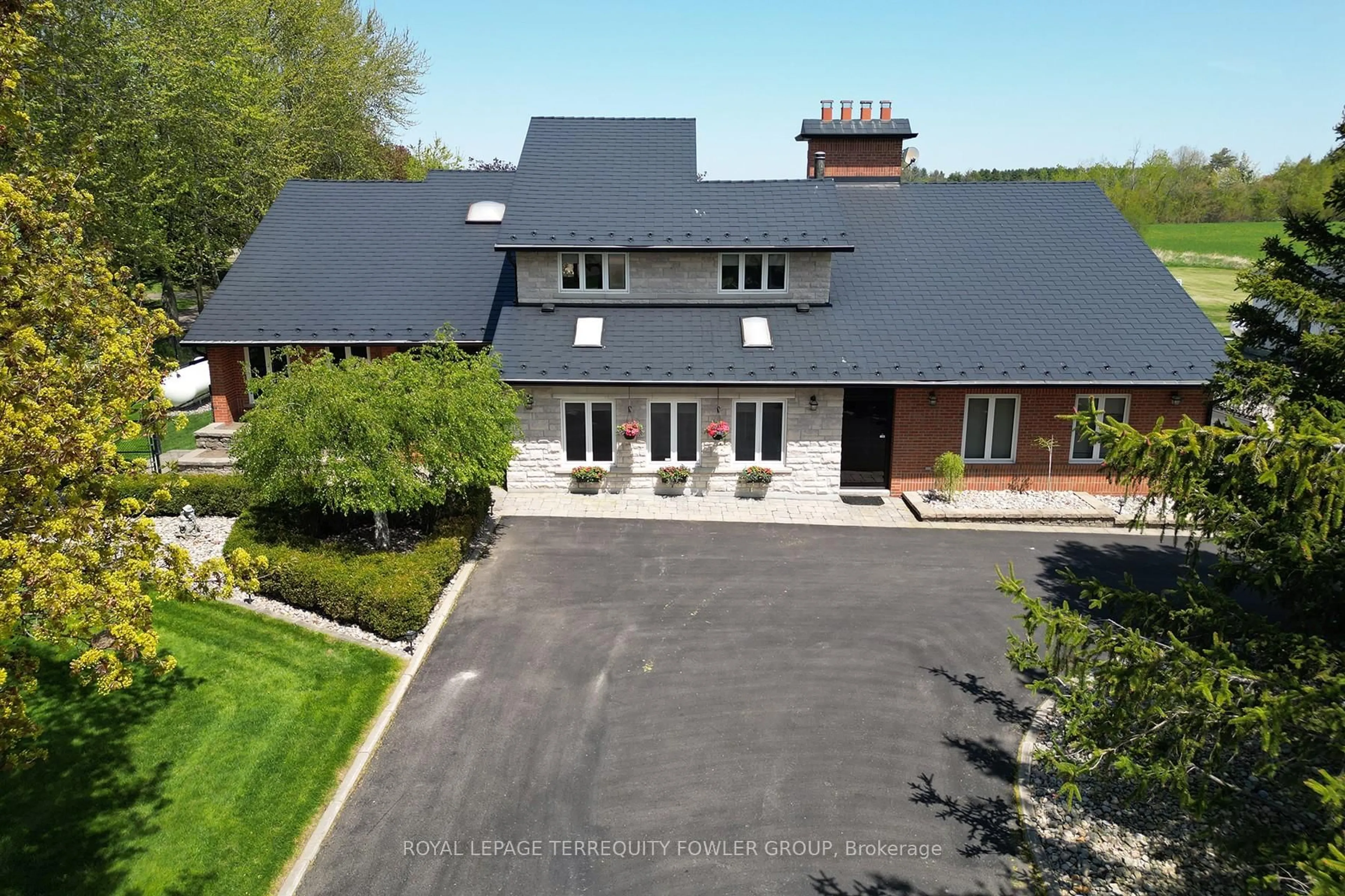 A pic from outside/outdoor area/front of a property/back of a property/a pic from drone, street for 9767 Sixth Line, Halton Hills Ontario L7G 4S6