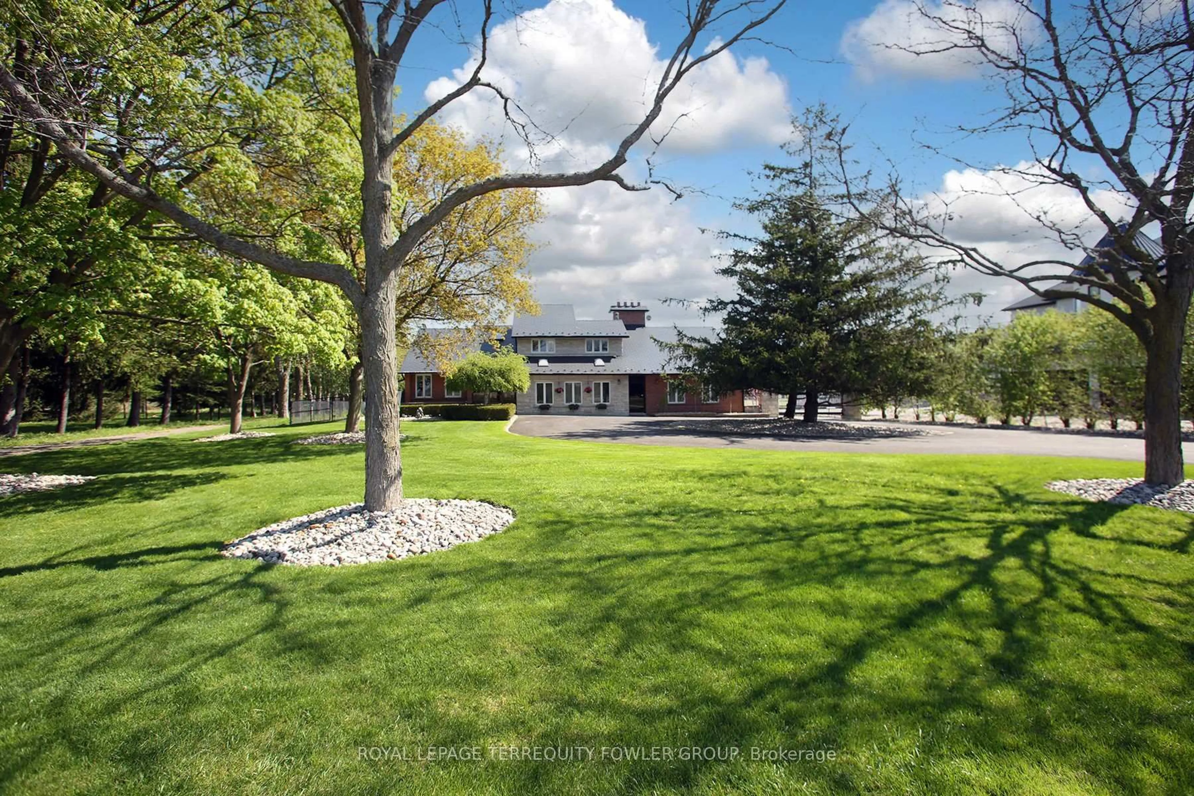 Patio, unknown for 9767 Sixth Line, Halton Hills Ontario L7G 4S6