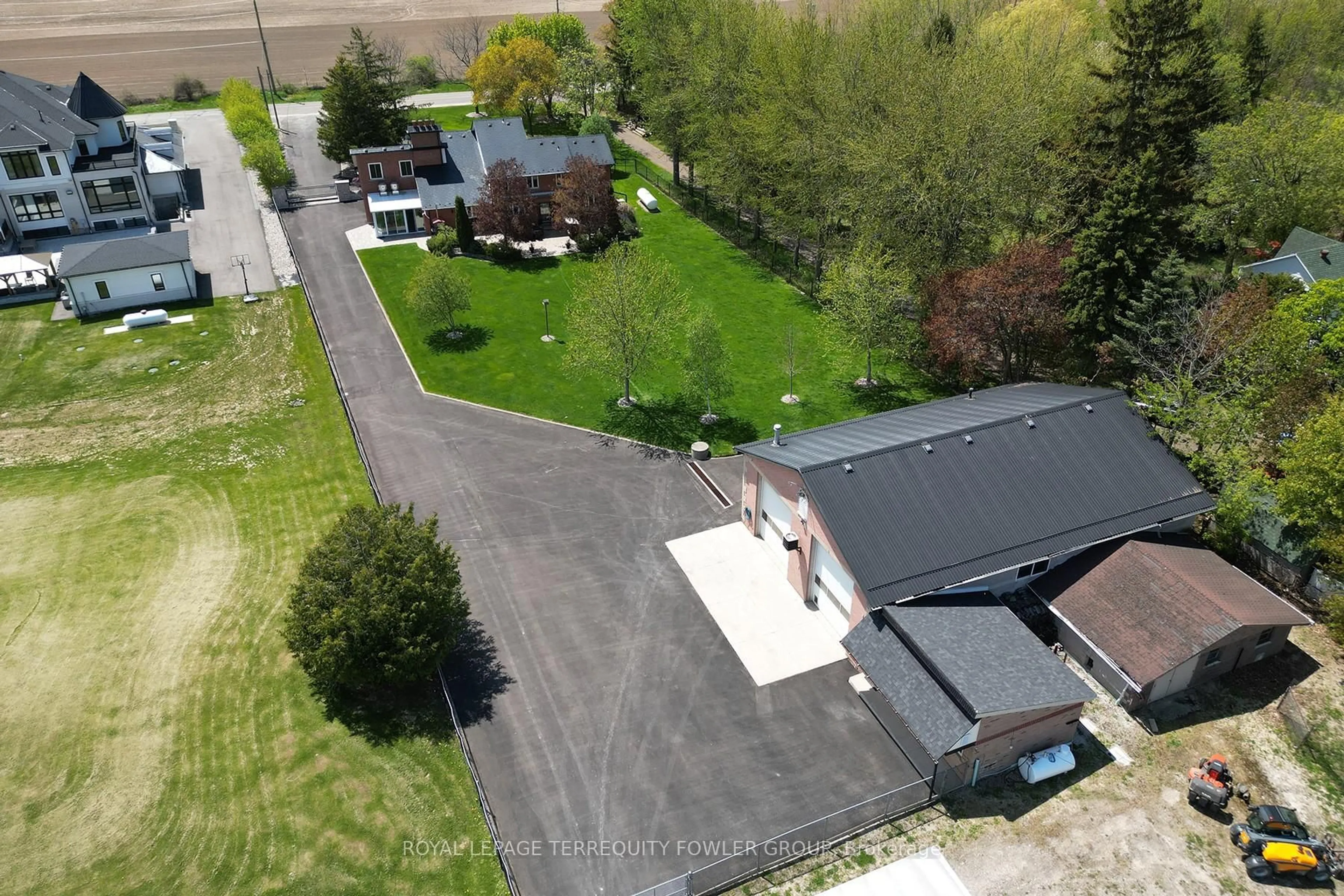 A pic from outside/outdoor area/front of a property/back of a property/a pic from drone, street for 9767 Sixth Line, Halton Hills Ontario L7G 4S6