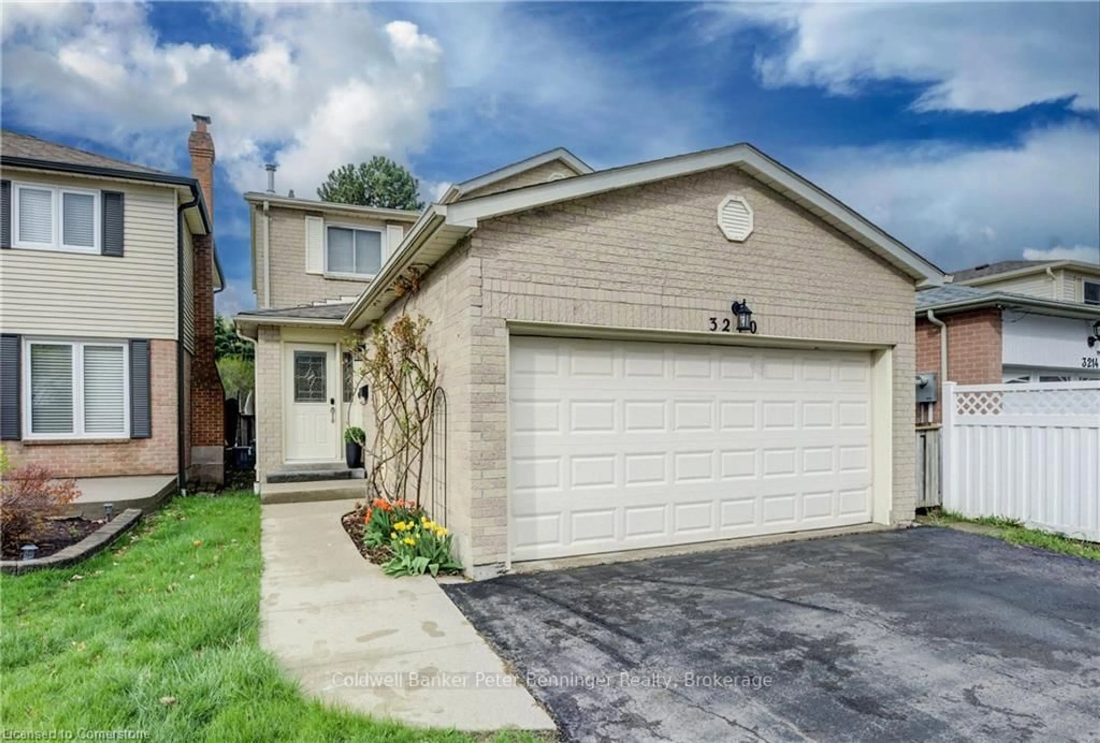 Home with brick exterior material, street for 3210 Anderson Cres, Mississauga Ontario L5N 2Y5