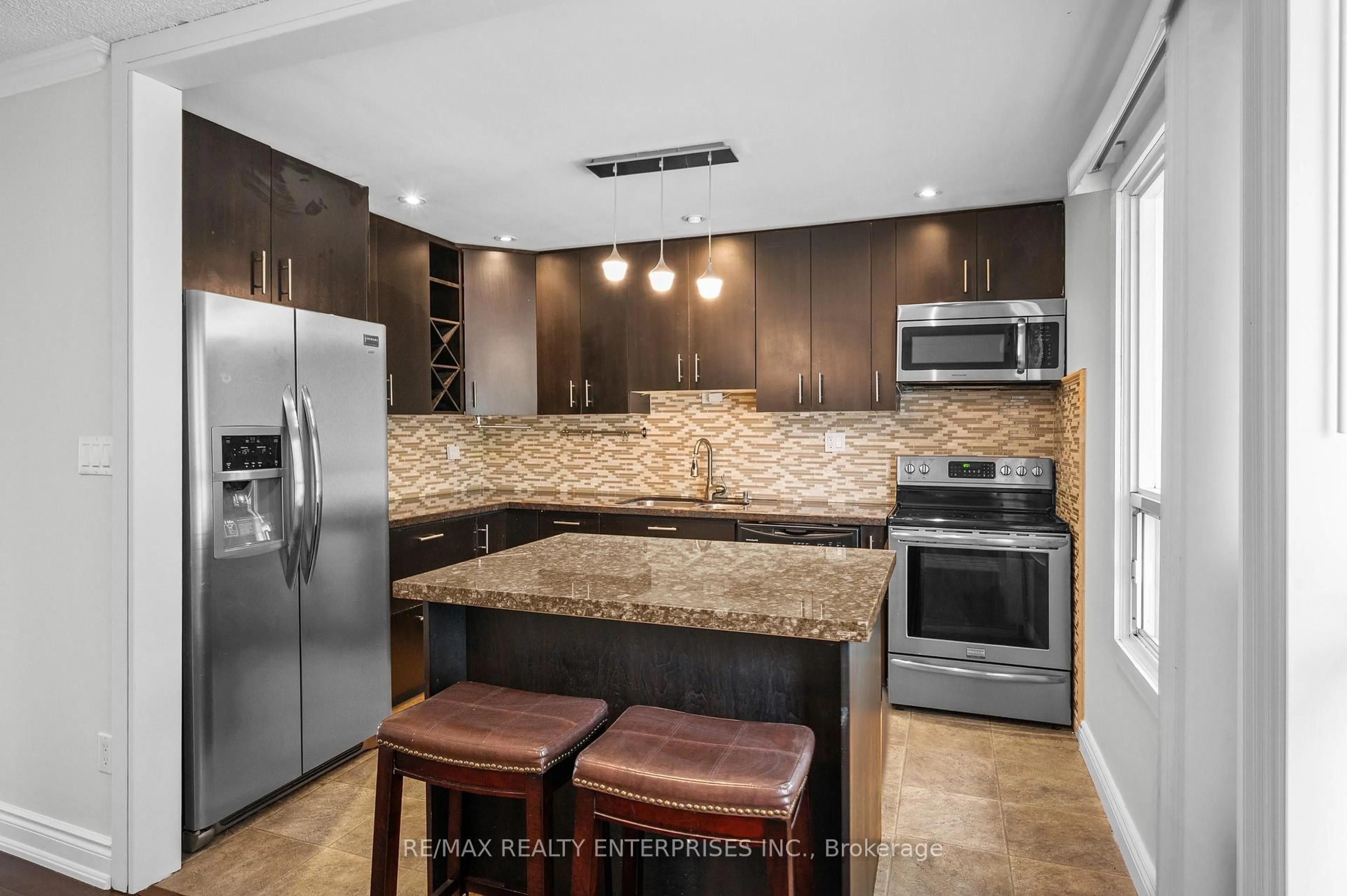 Unknown for 6540 Falconer Dr #123, Mississauga Ontario L5N 1M1