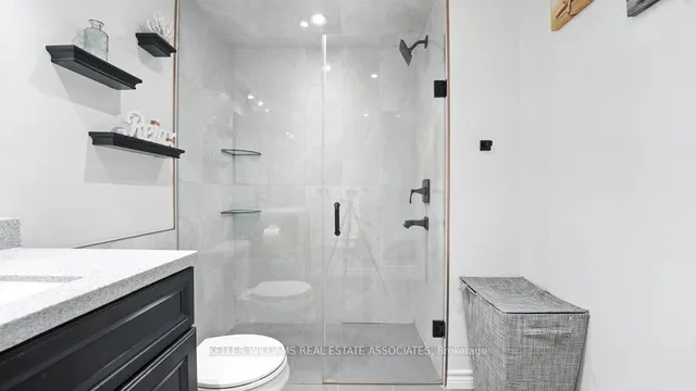 Additional property image - 599 Ashprior Ave