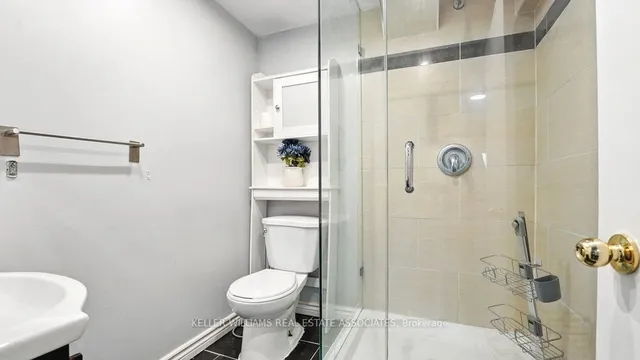 Additional property image - 599 Ashprior Ave