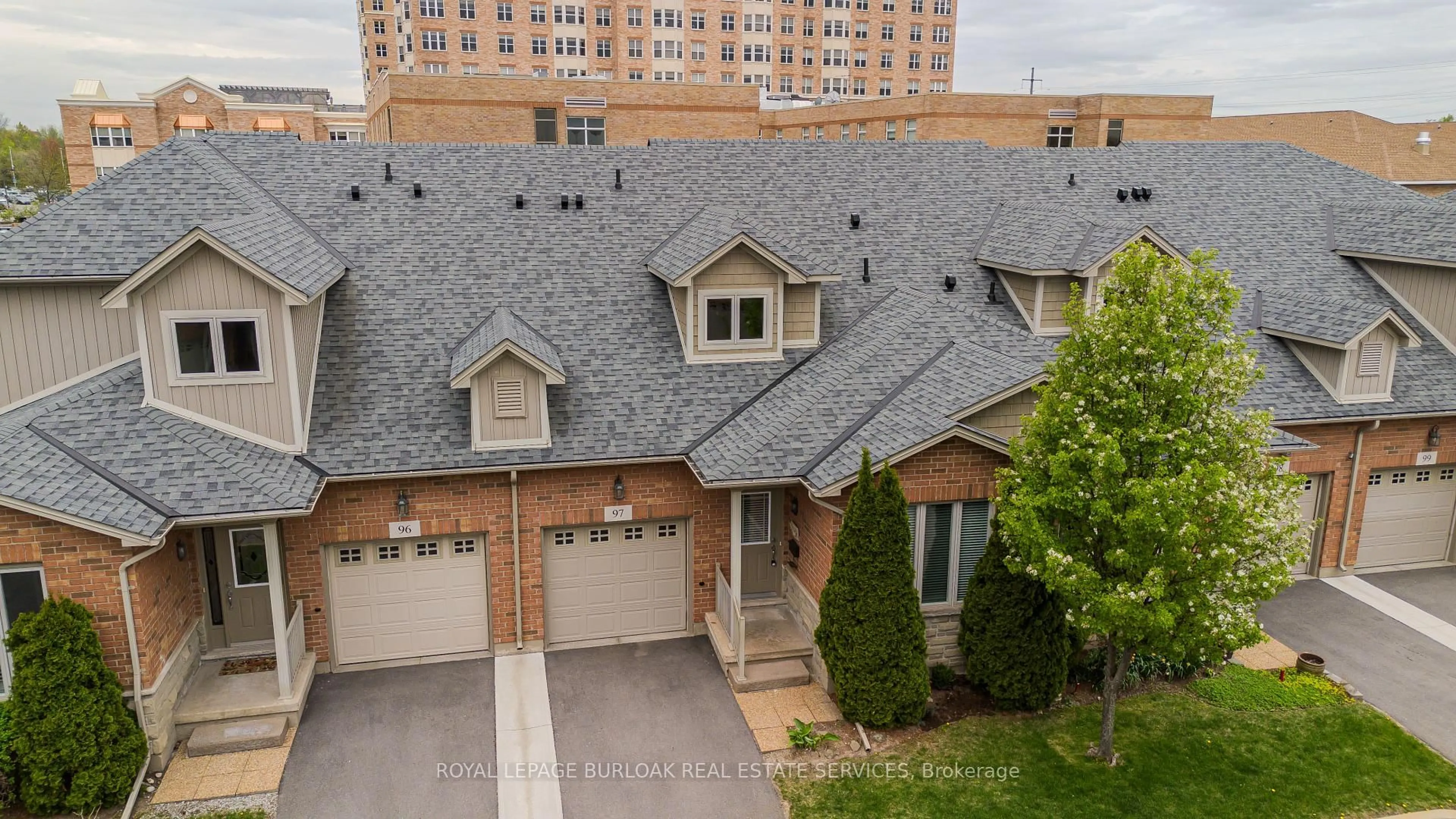 A pic from outside/outdoor area/front of a property/back of a property/a pic from drone, city buildings view from balcony for 2125 Itabashi Way #97, Burlington Ontario L7M 0A1