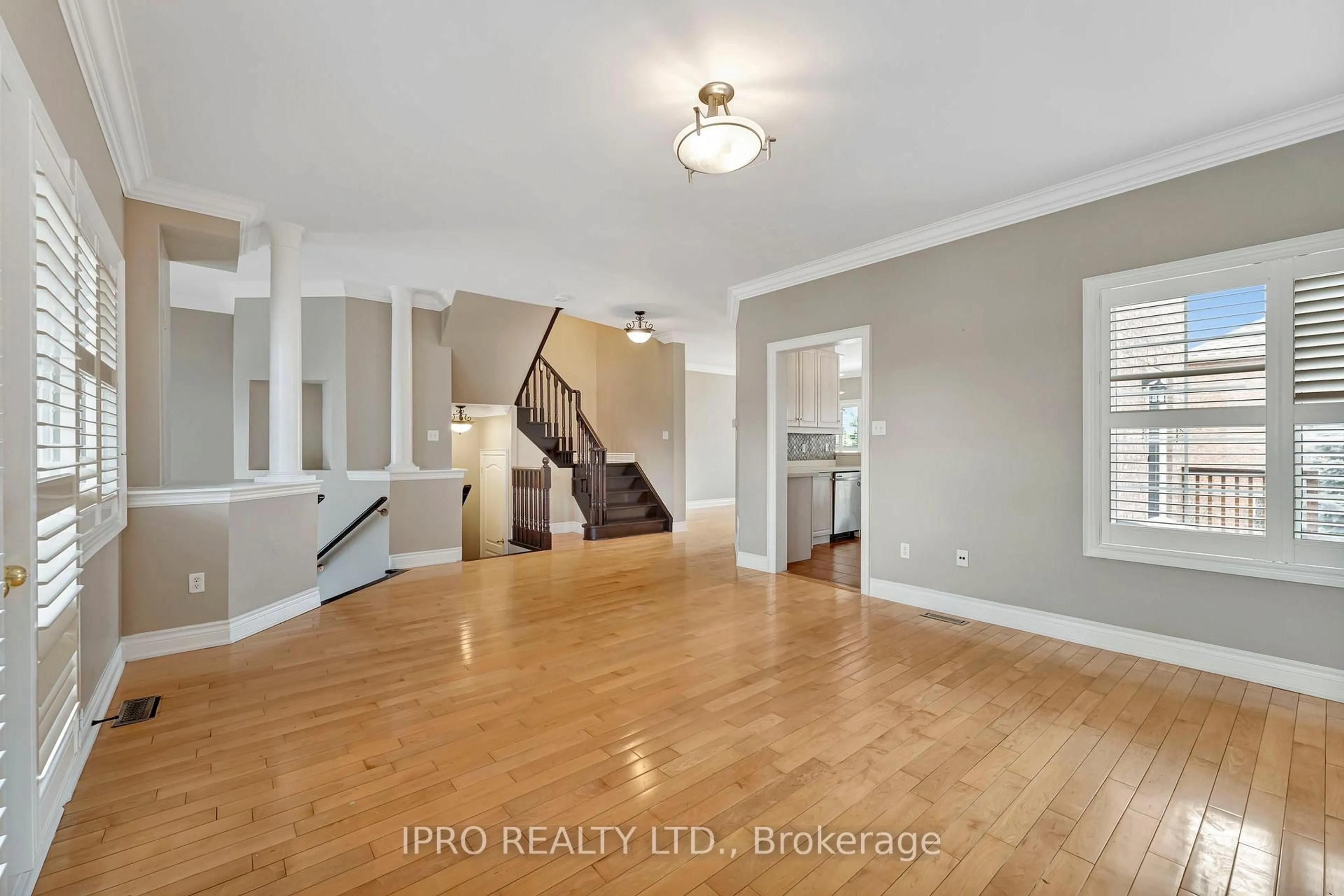 Indoor entryway for 5448 Churchill Meadows Blvd, Mississauga Ontario L5M 6X5