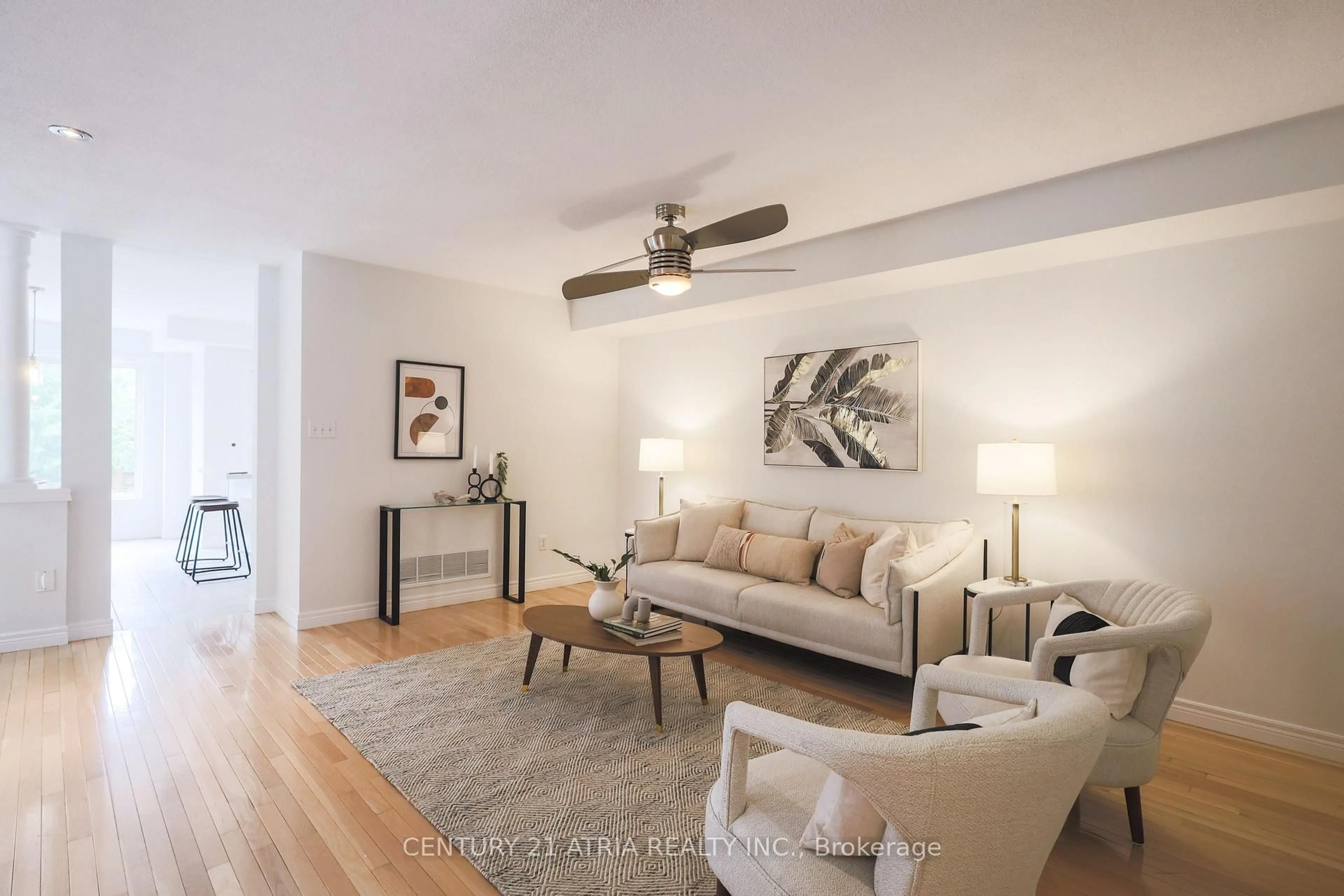 Living room with furniture, unknown for 1478 Warbler Rd, Oakville Ontario L6M 3Z7