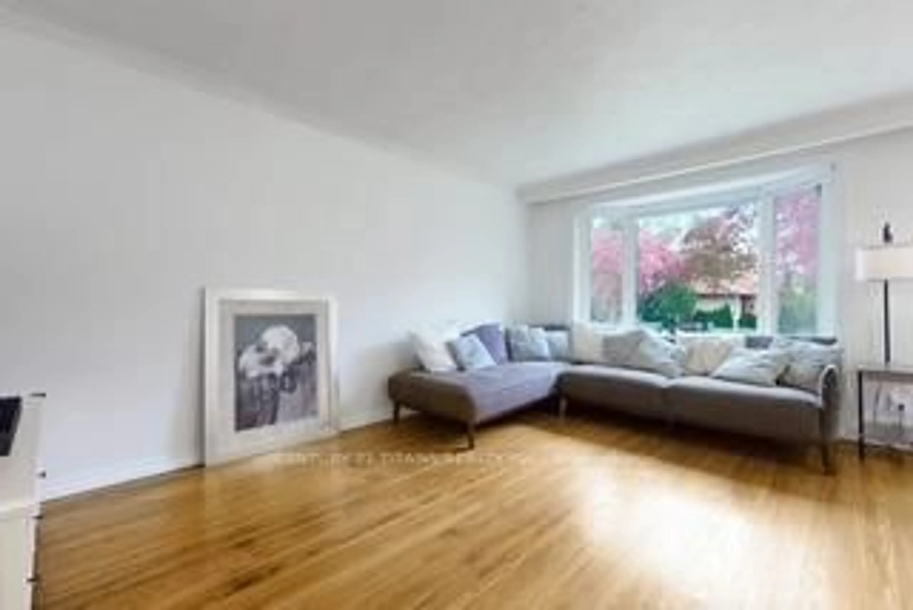 Living room with furniture, unknown for 2335 Bostock Cres, Mississauga Ontario L5J 3S8
