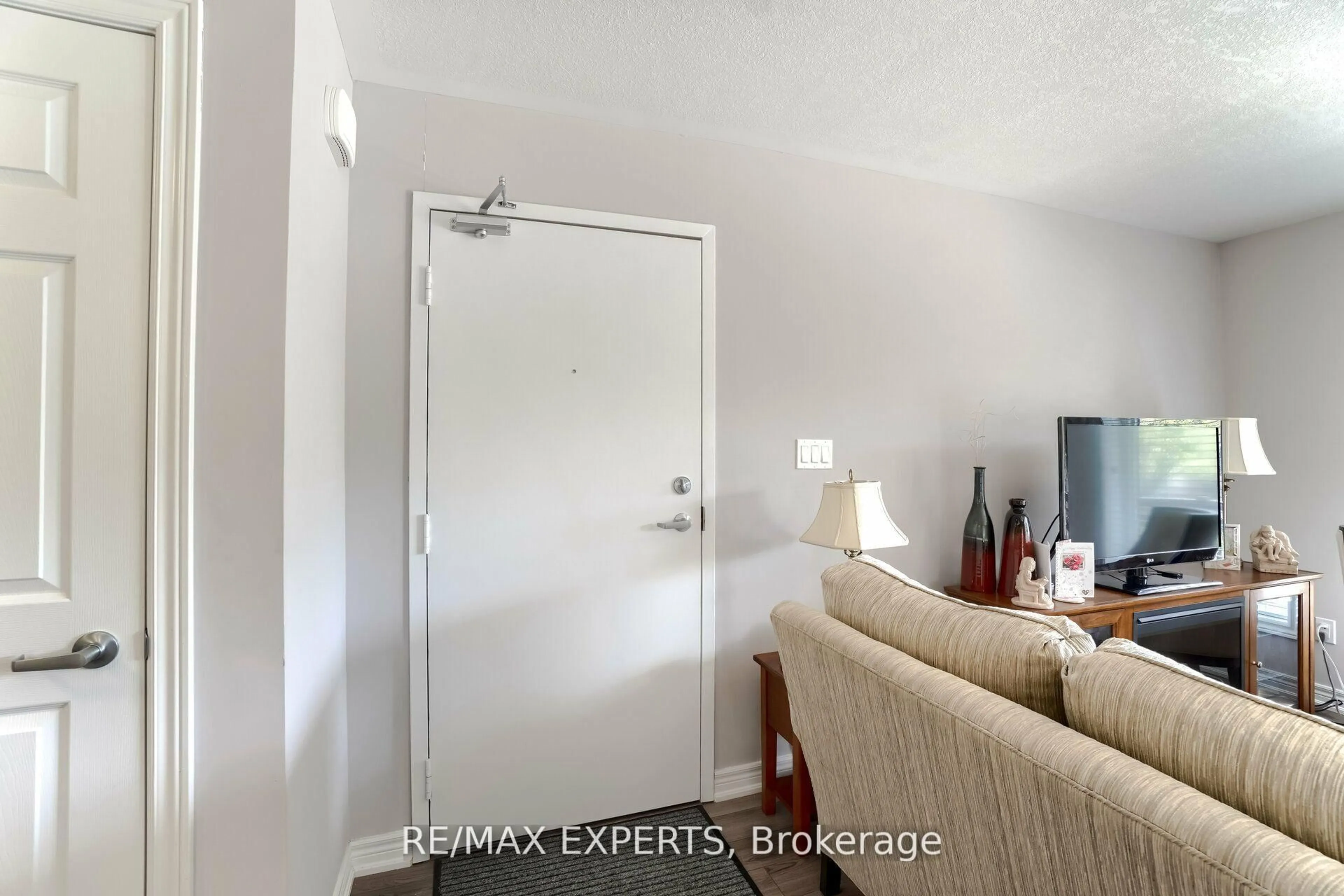 Unknown for 56 First St, Orangeville Ontario L9W 2E4