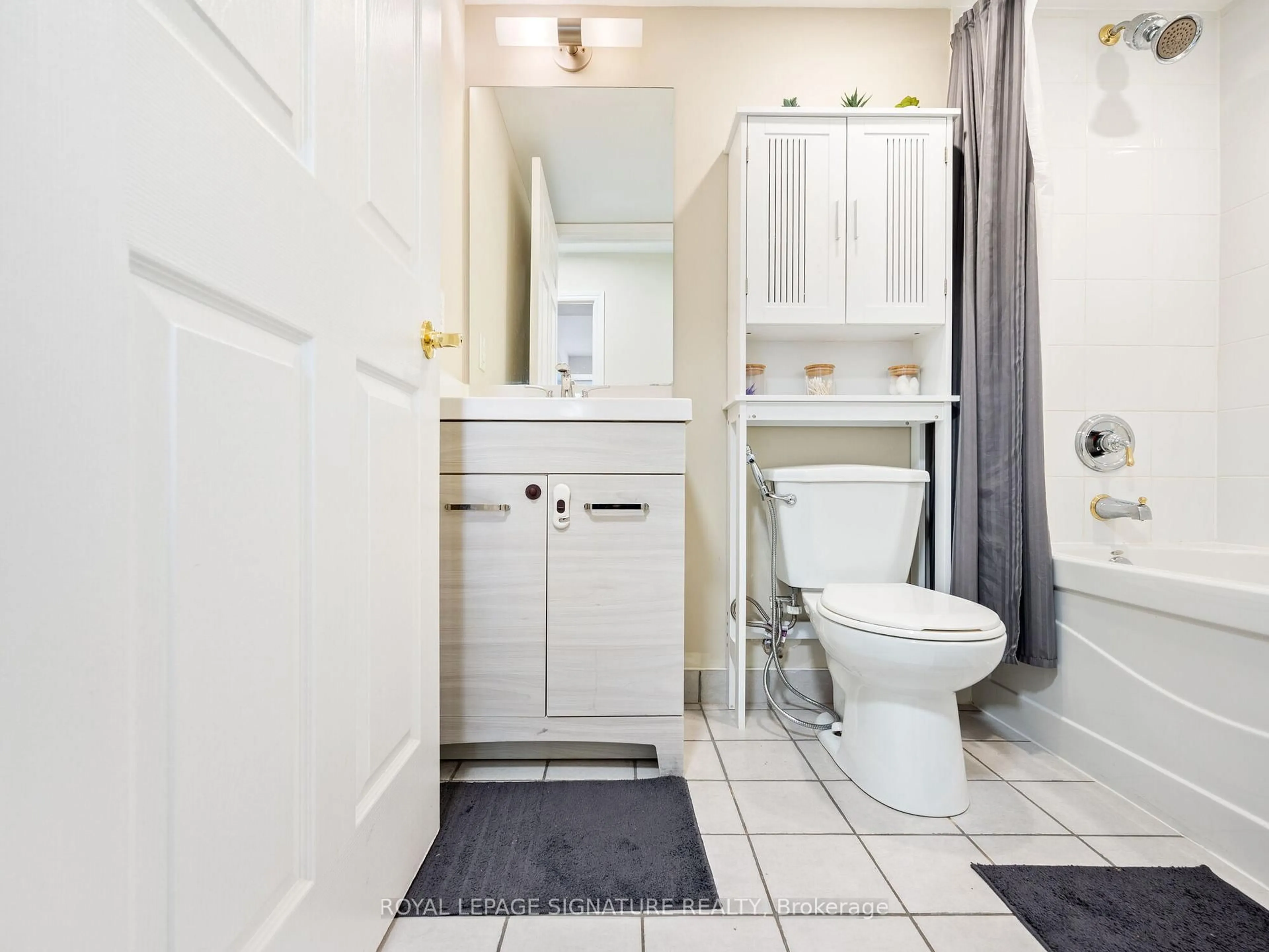Standard bathroom, ceramic/tile floor for 5 Michael Power Pl #901, Toronto Ontario M9A 0A3