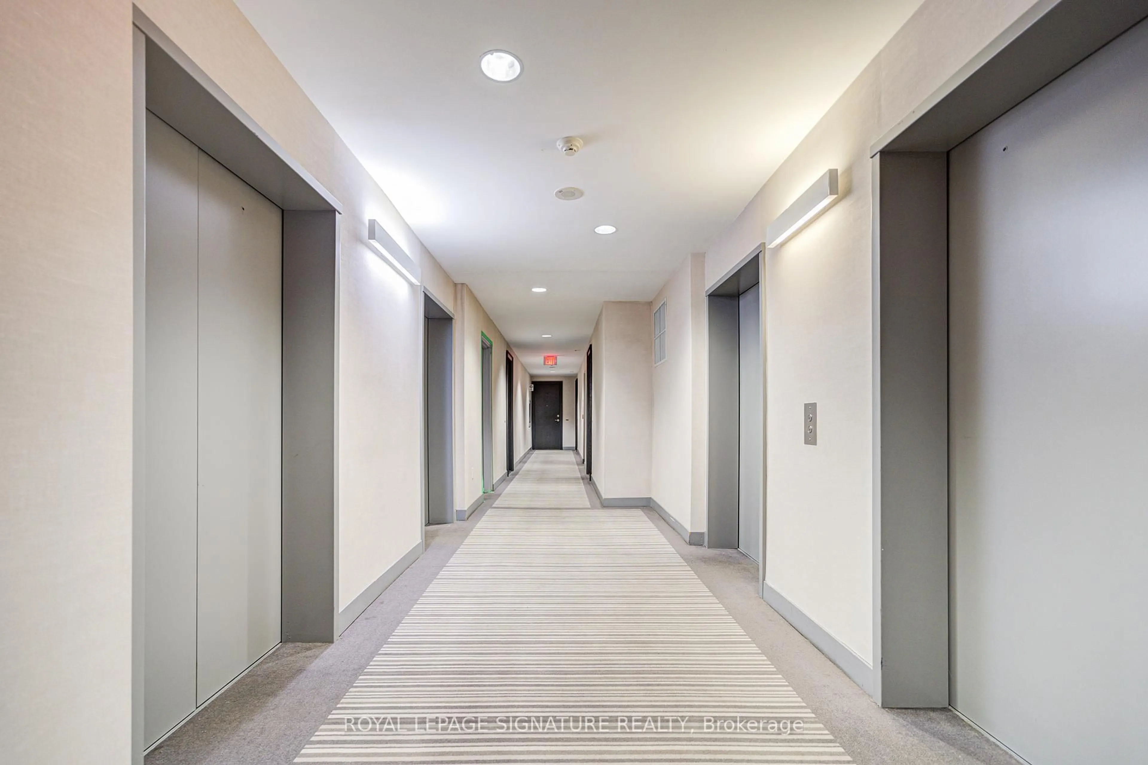 Indoor foyer for 105 The Queensway N/A #2710, Toronto Ontario M6S 5B5