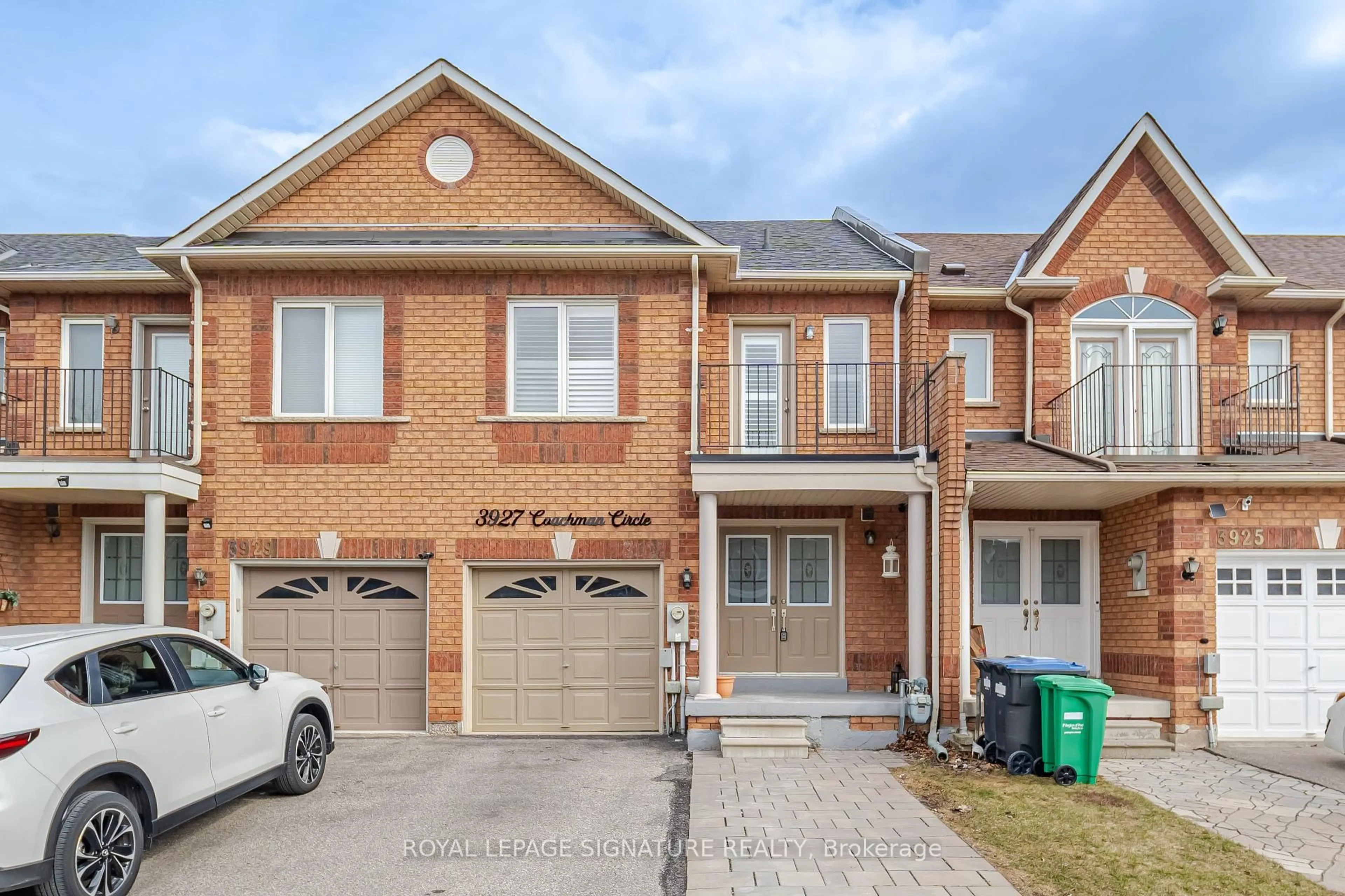 Home with brick exterior material, street for 3927 Coachman Circ, Mississauga Ontario L5M 6R1
