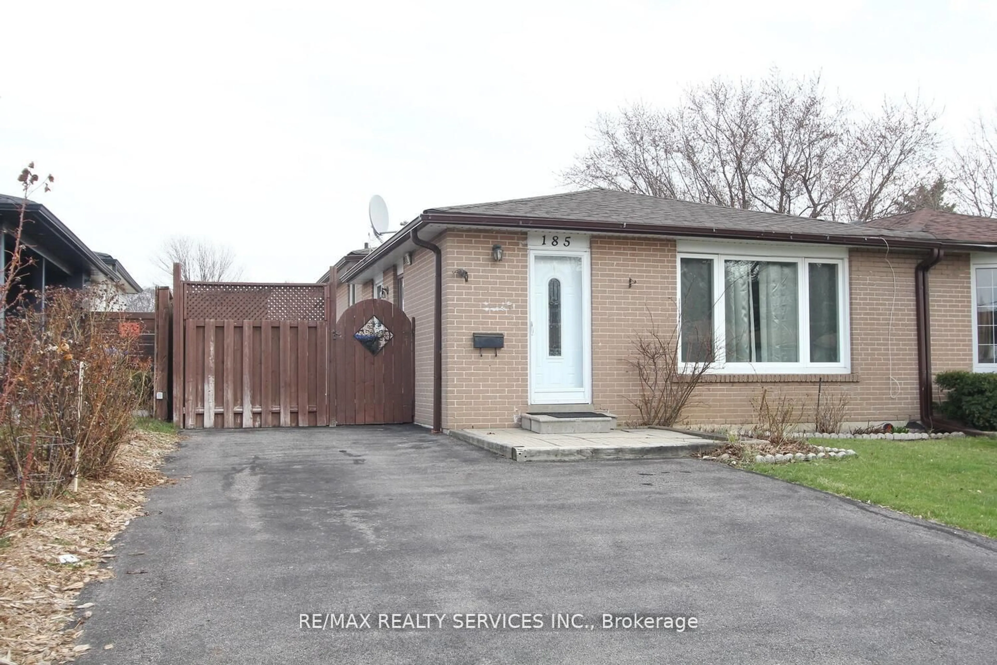 Unknown for 185 Earnscliffe Circ, Brampton Ontario L6T 2B6