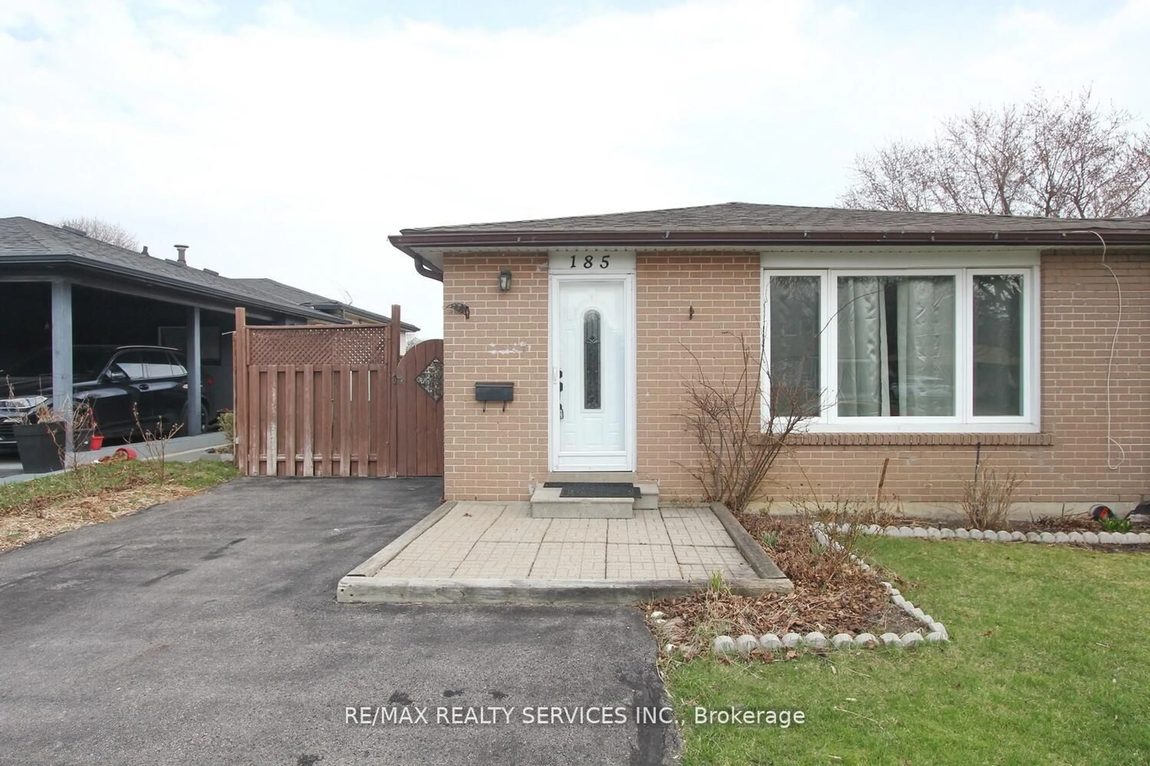 Unknown for 185 Earnscliffe Circ, Brampton Ontario L6T 2B6