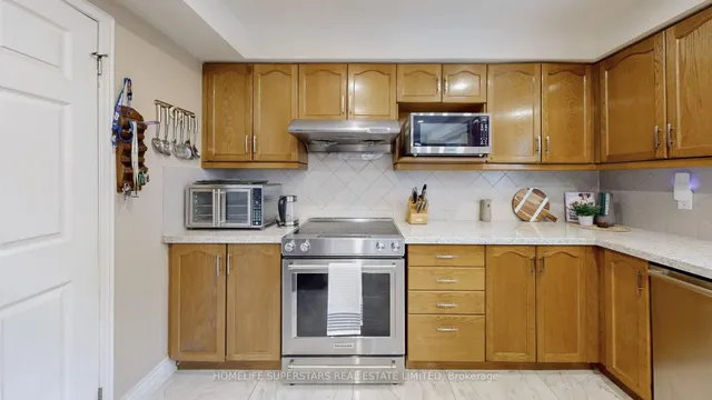 Additional property image - 30 HOPECREST Pl