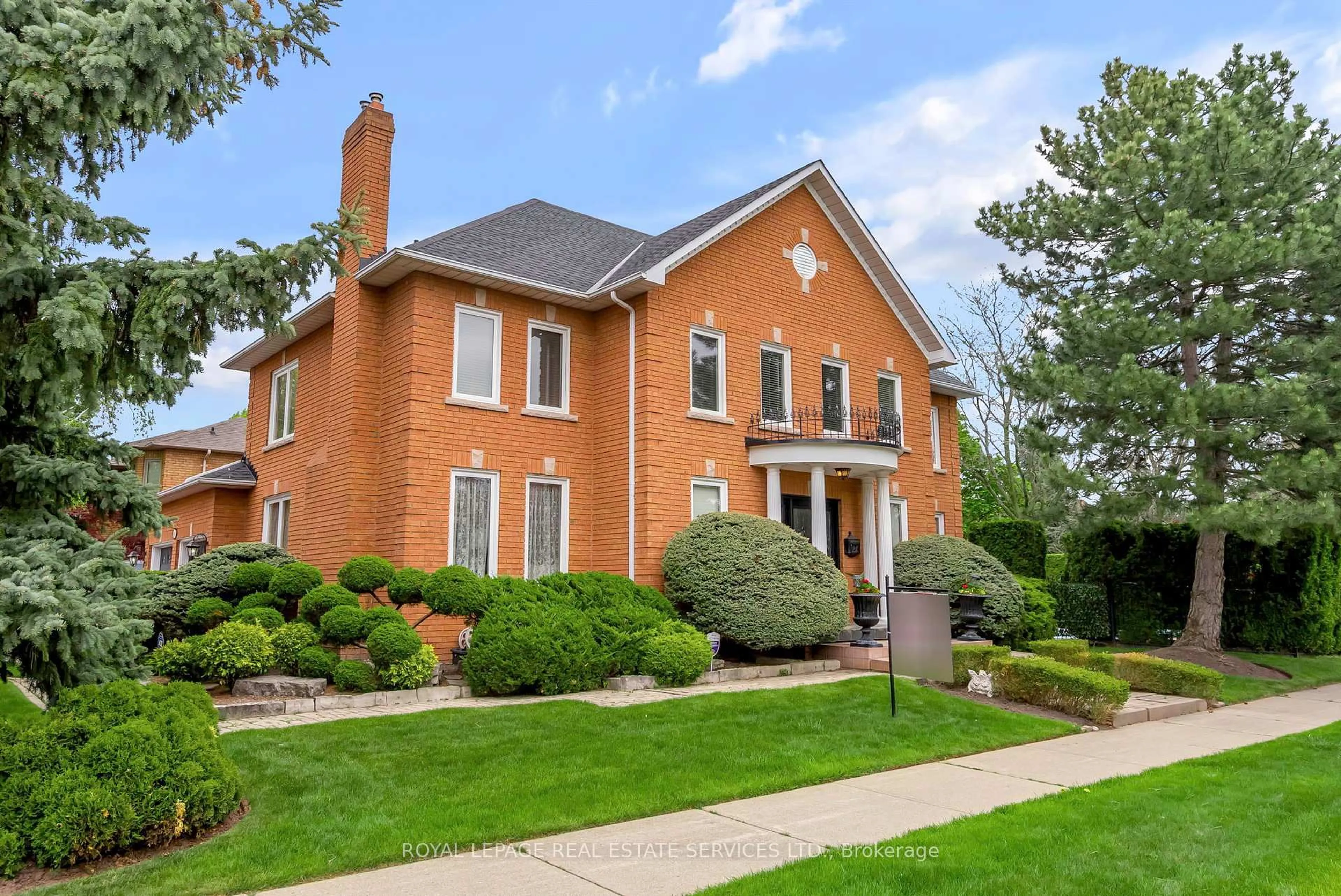Home with brick exterior material, street for 1401 The Links Dr, Oakville Ontario L6M 2N4