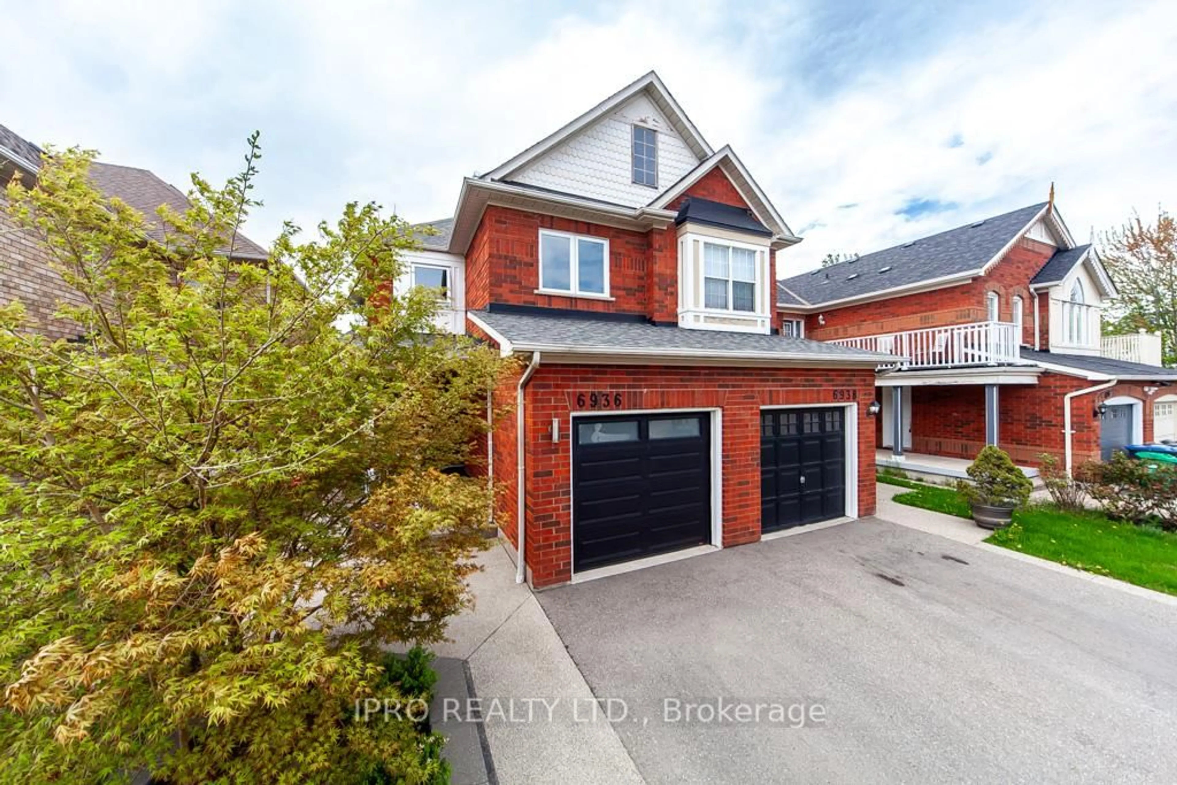 Home with brick exterior material, street for 6936 Buttle Station Pl, Mississauga Ontario L5W 1B8