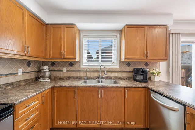 Additional property image - 7 Denim Dr