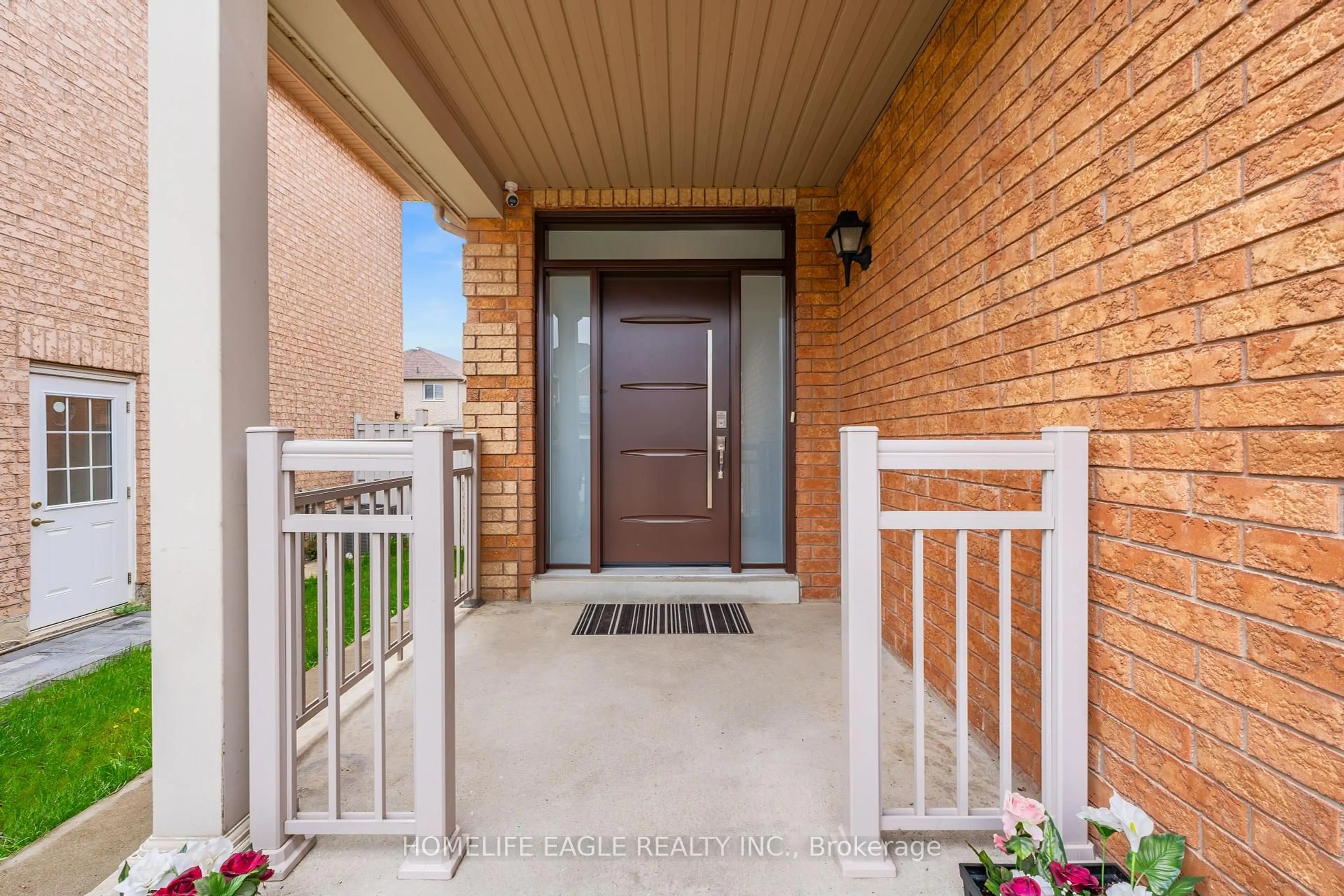 Indoor entryway for 7 Denim Dr, Brampton Ontario L6P 1K4