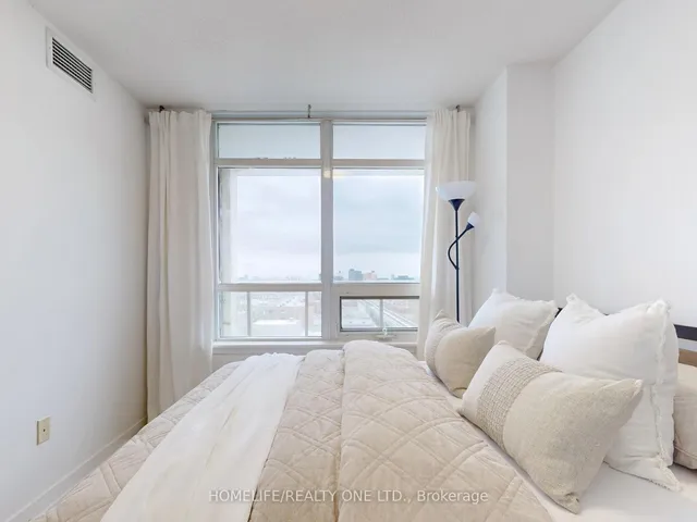 Additional property image - 812 Lansdowne Ave Unit 1207