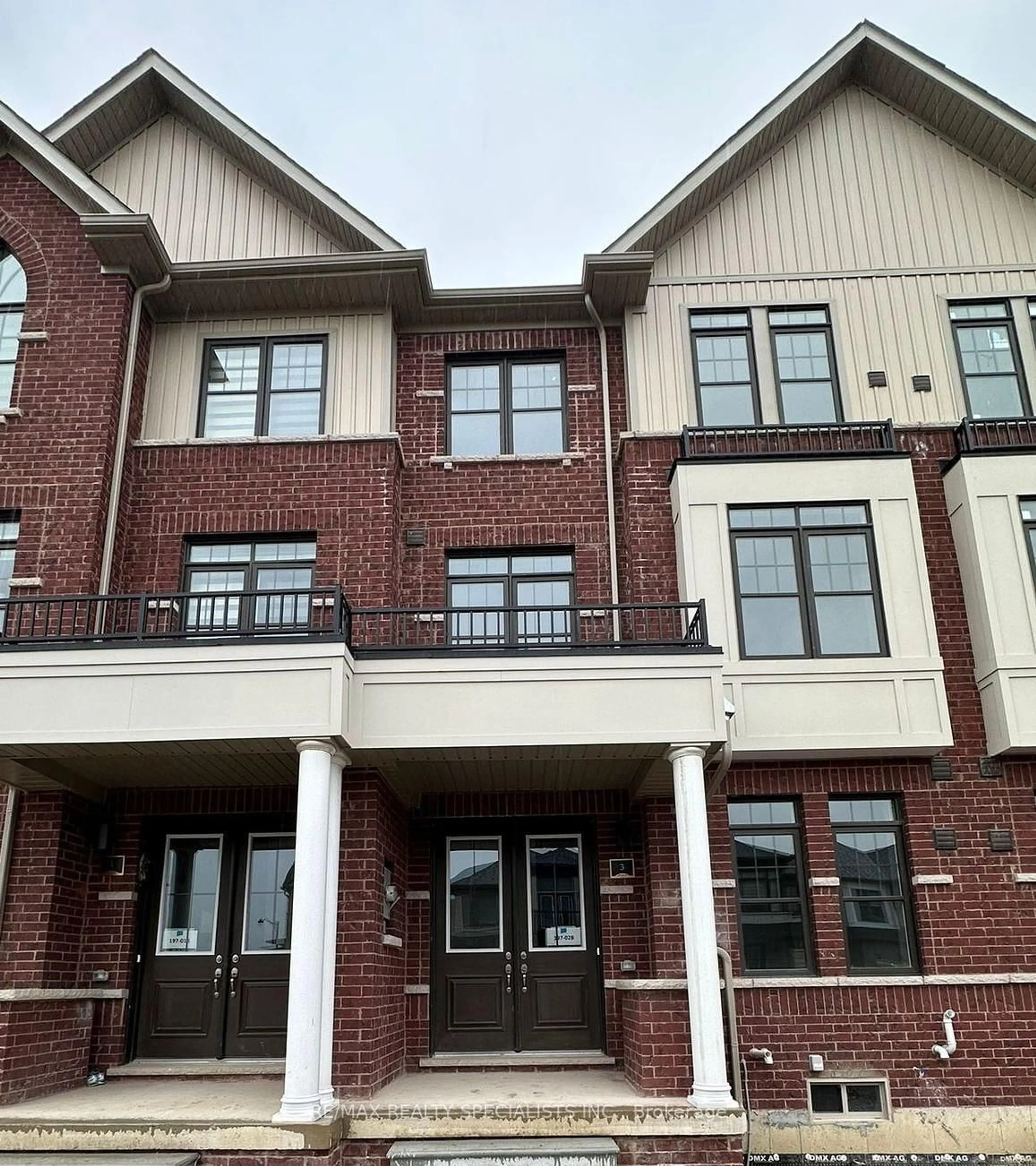 Home with brick exterior material, unknown for 3 Camino Real Dr, Caledon Ontario L7C 4L8