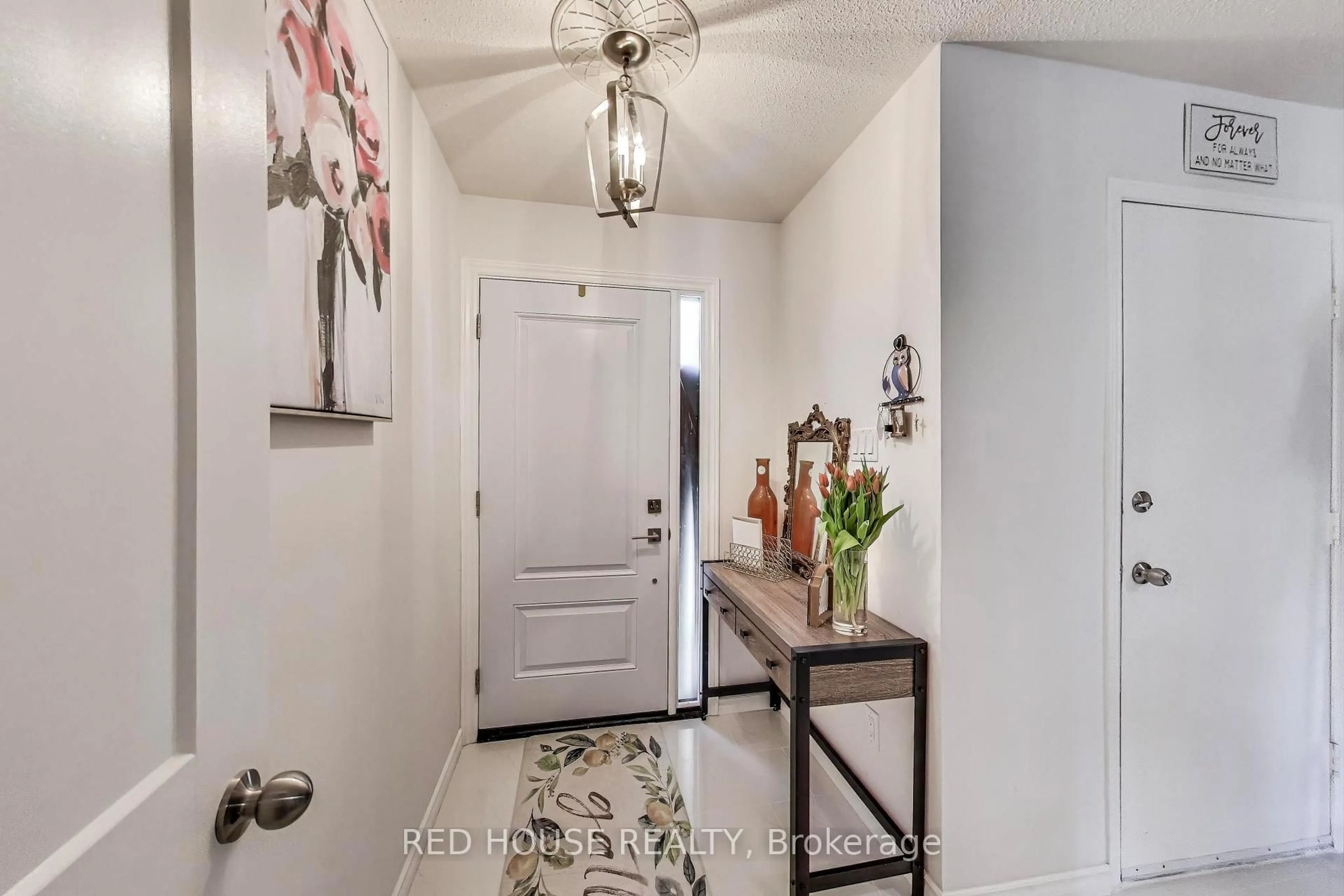 Indoor entryway for 3510 South Millway N/A #39, Mississauga Ontario L5L 3T9