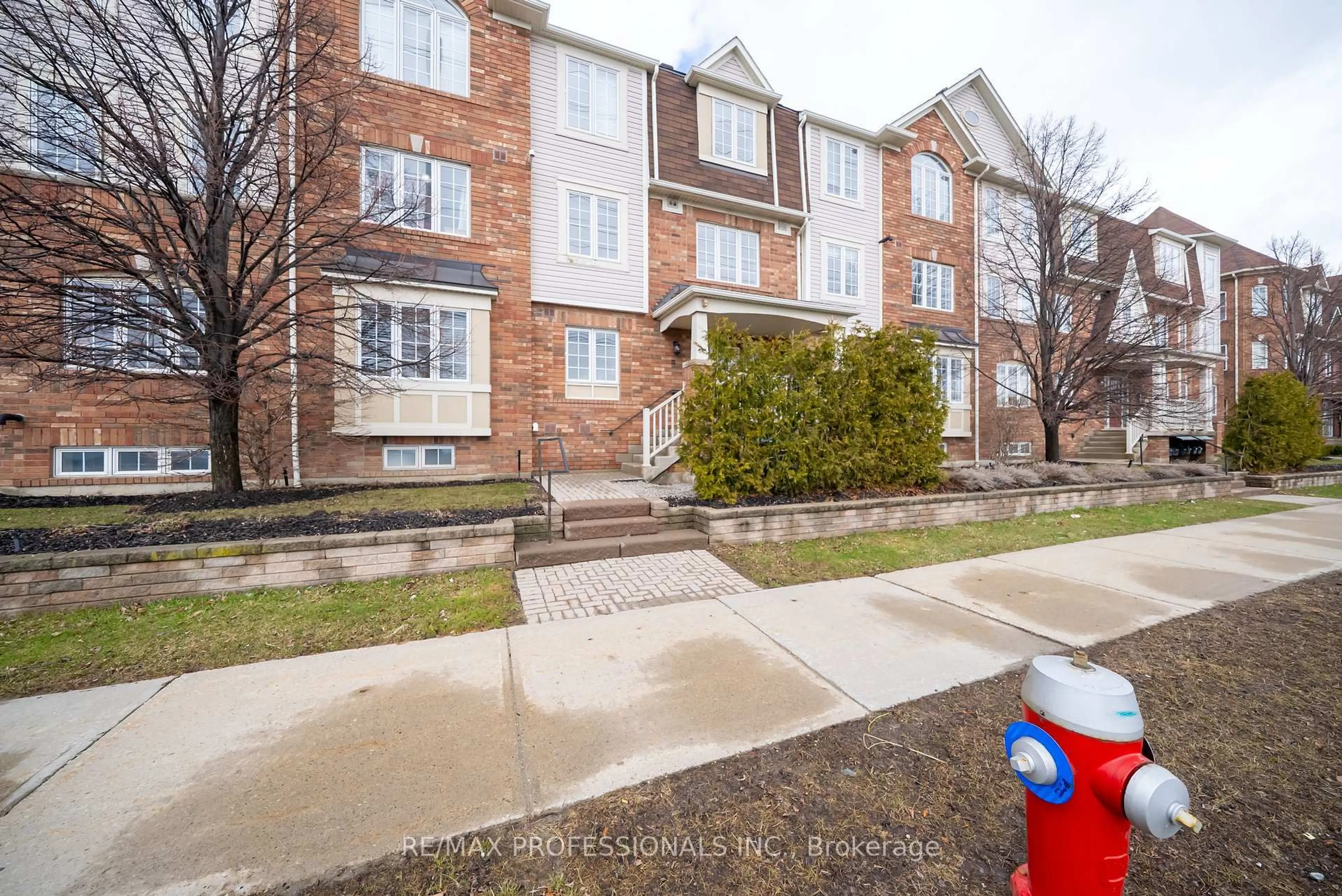 Unknown for 619 Dundas St #4, Mississauga Ontario L5B 0B5