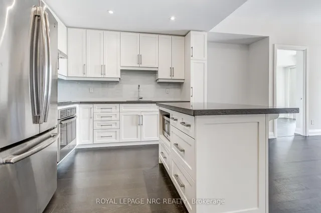 Additional property image - 2025 Maria St Unit 604