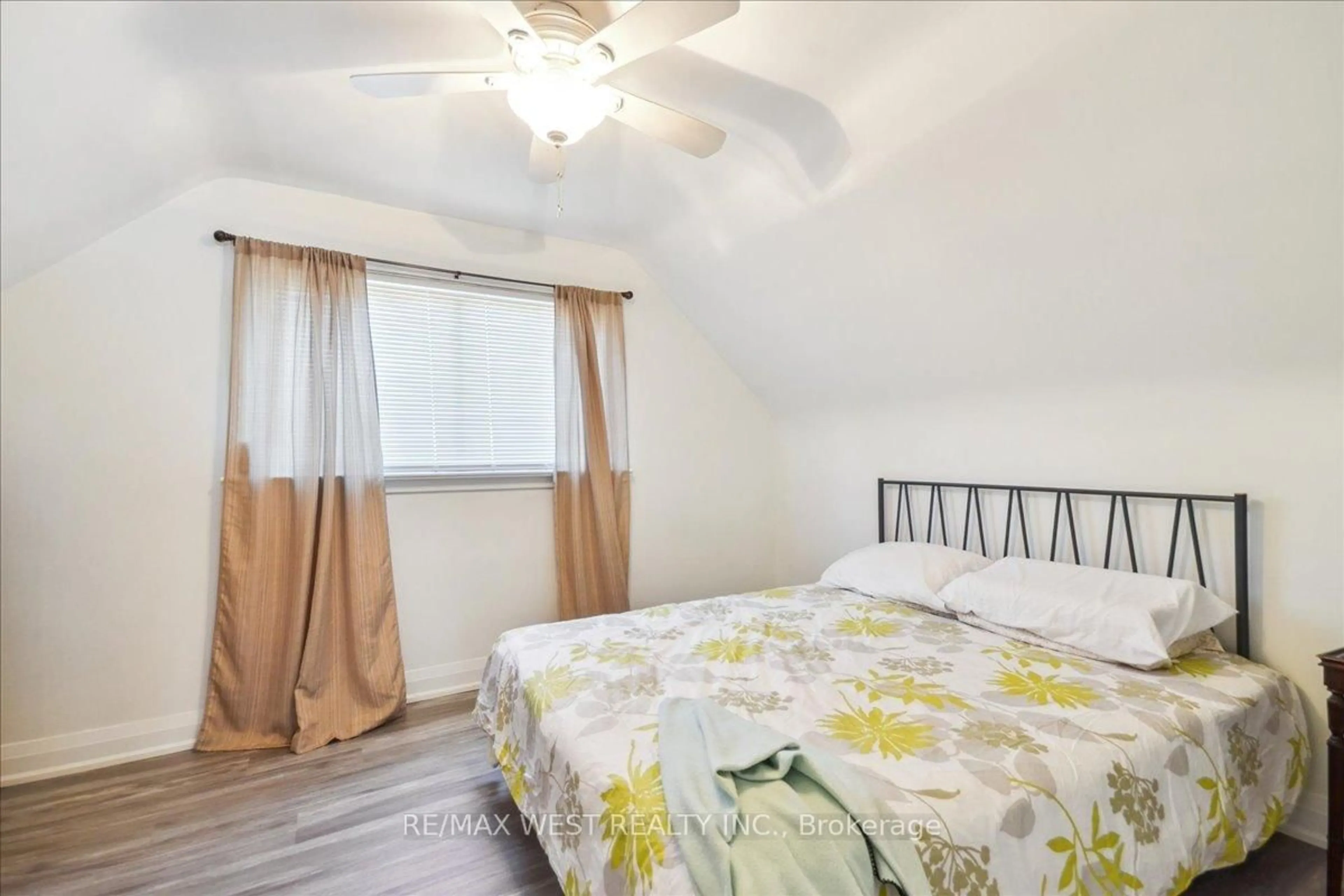 Bedroom with bed, unknown for 1 Huntsmoor Rd, Toronto Ontario M9W 3R4
