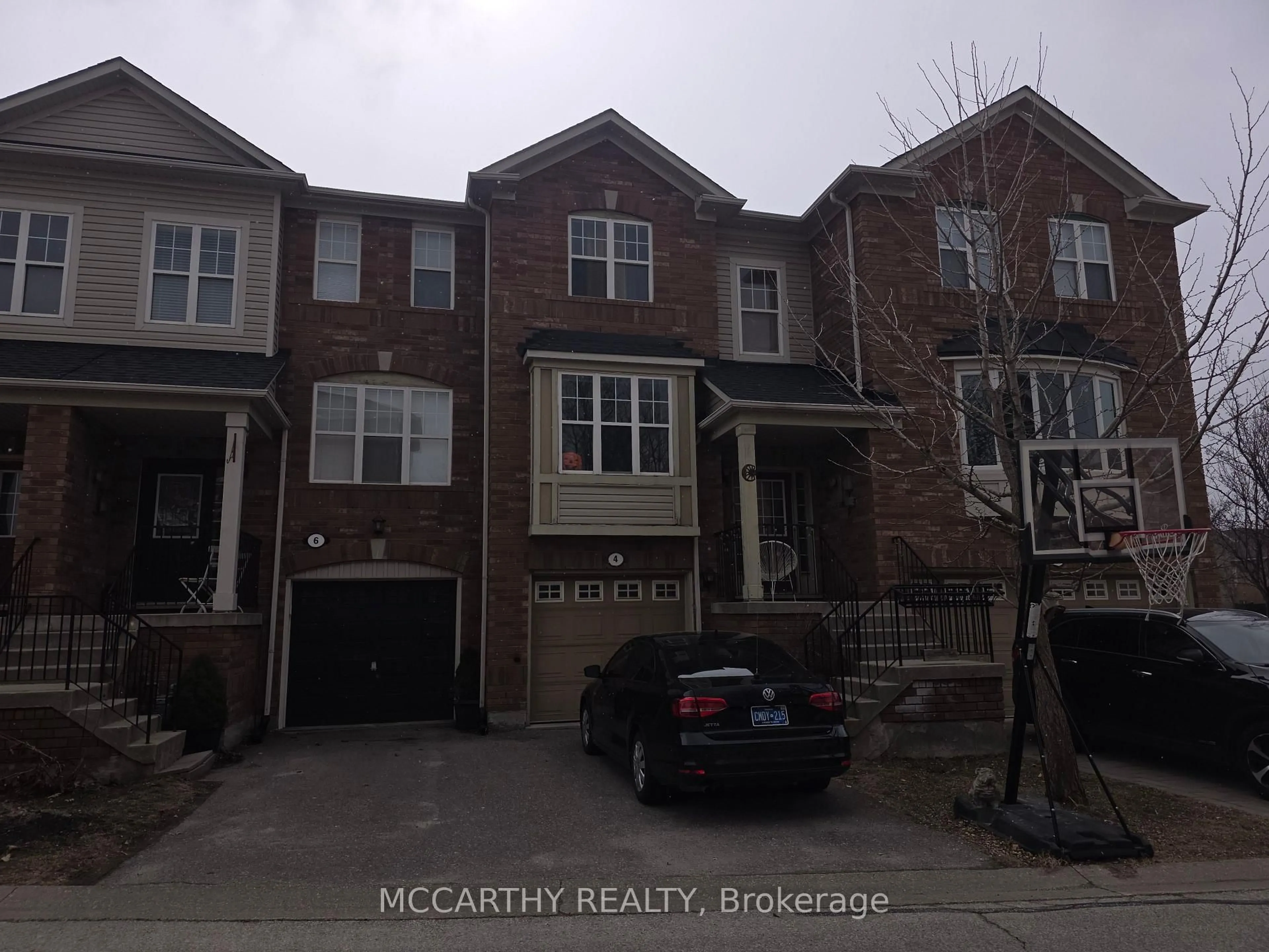 Blurry image for 4 Seed House Lane, Halton Hills Ontario L7G 6K3