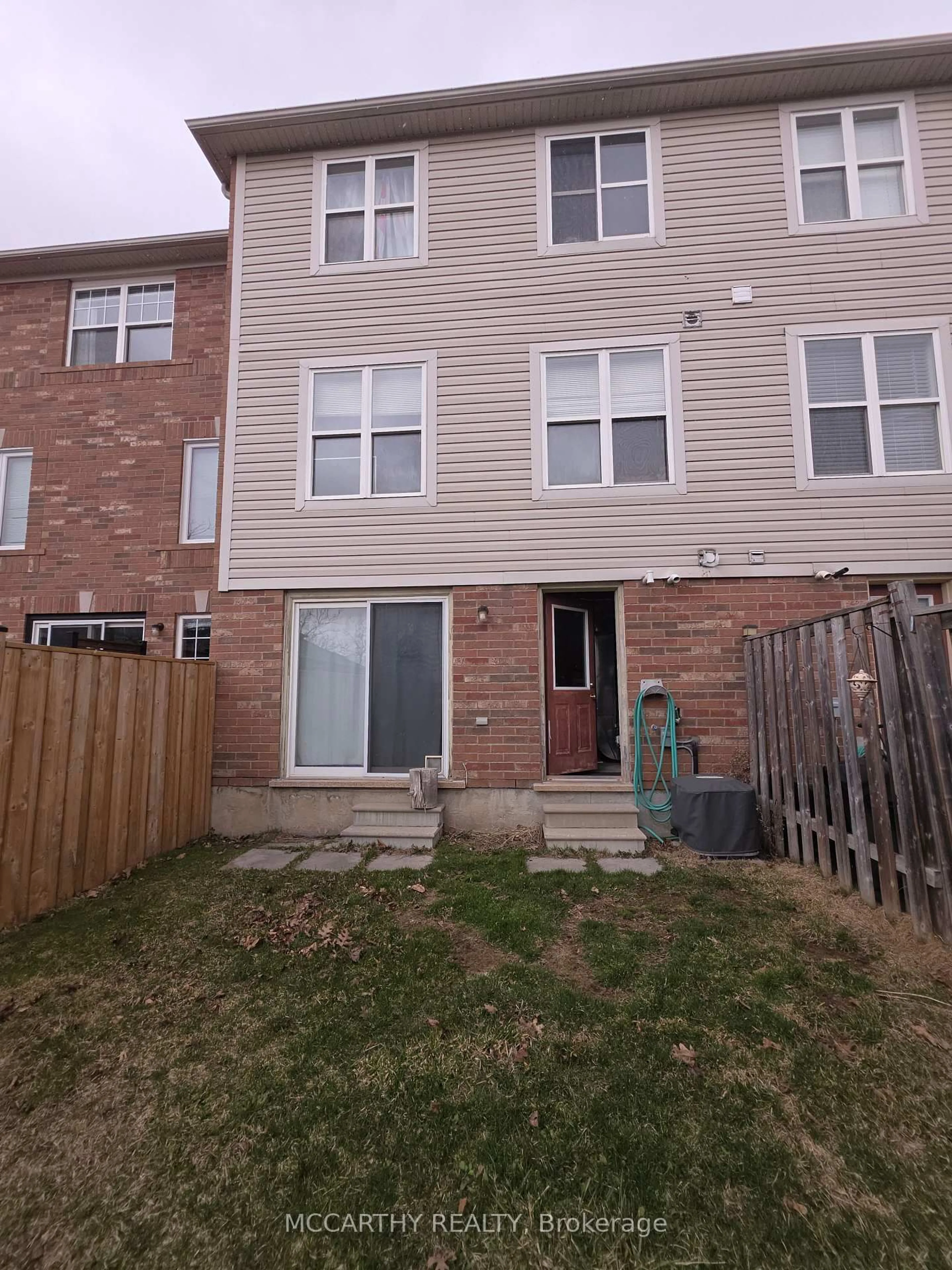 A pic from outside/outdoor area/front of a property/back of a property/a pic from drone, street for 4 Seed House Lane, Halton Hills Ontario L7G 6K3