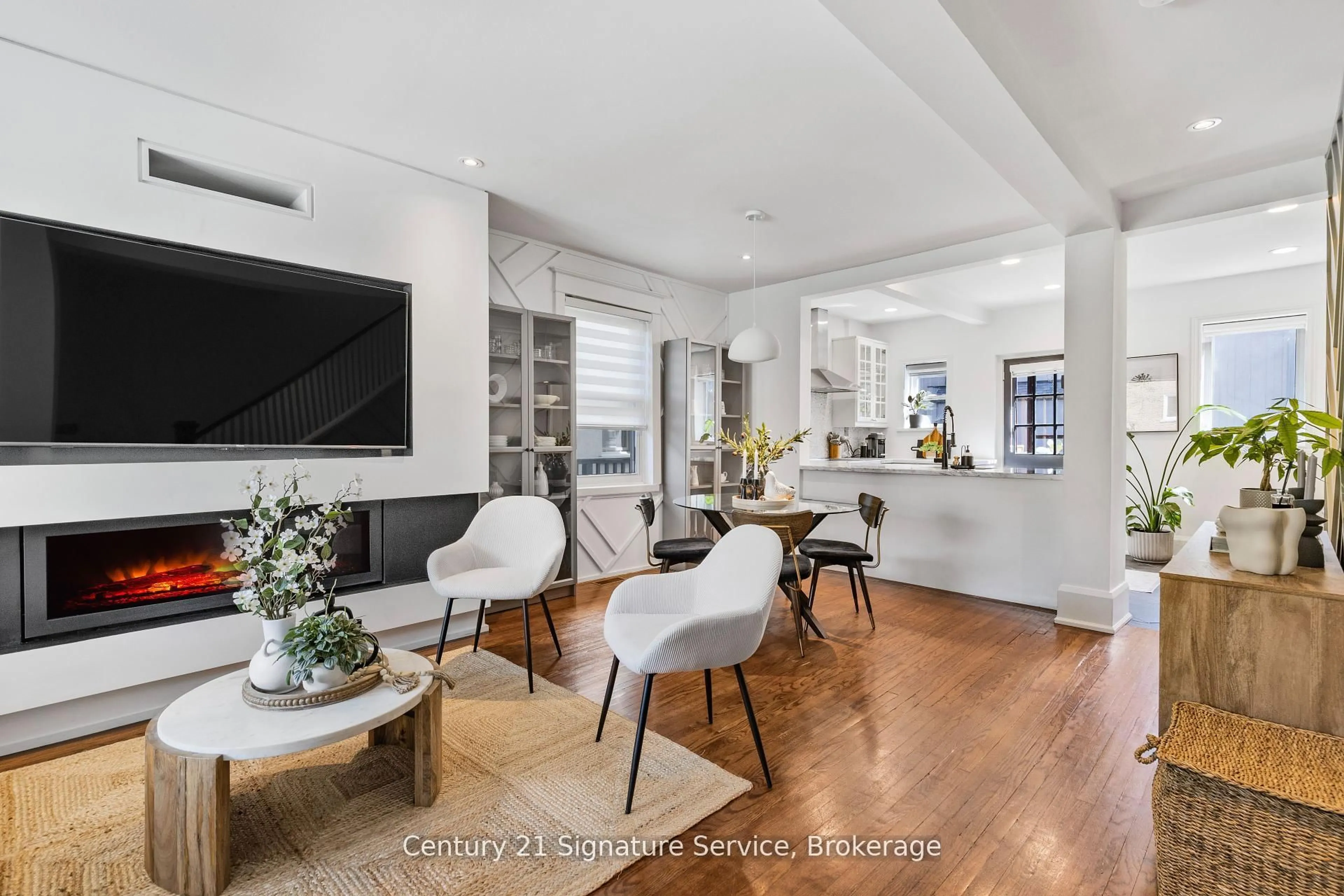 Living room with furniture, unknown for 349 Windermere Ave, Toronto Ontario M6S 3L1