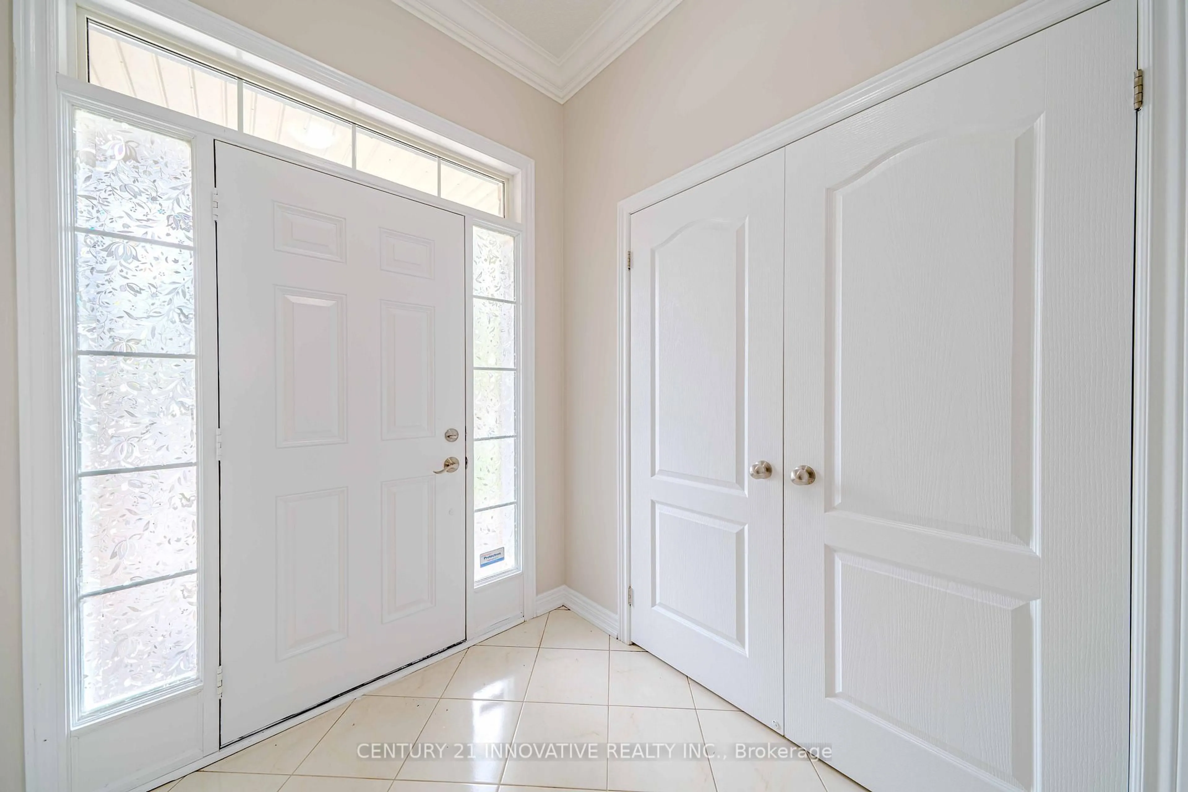 Indoor entryway for 25 Wellman Cres, Caledon Ontario L7C 3W4