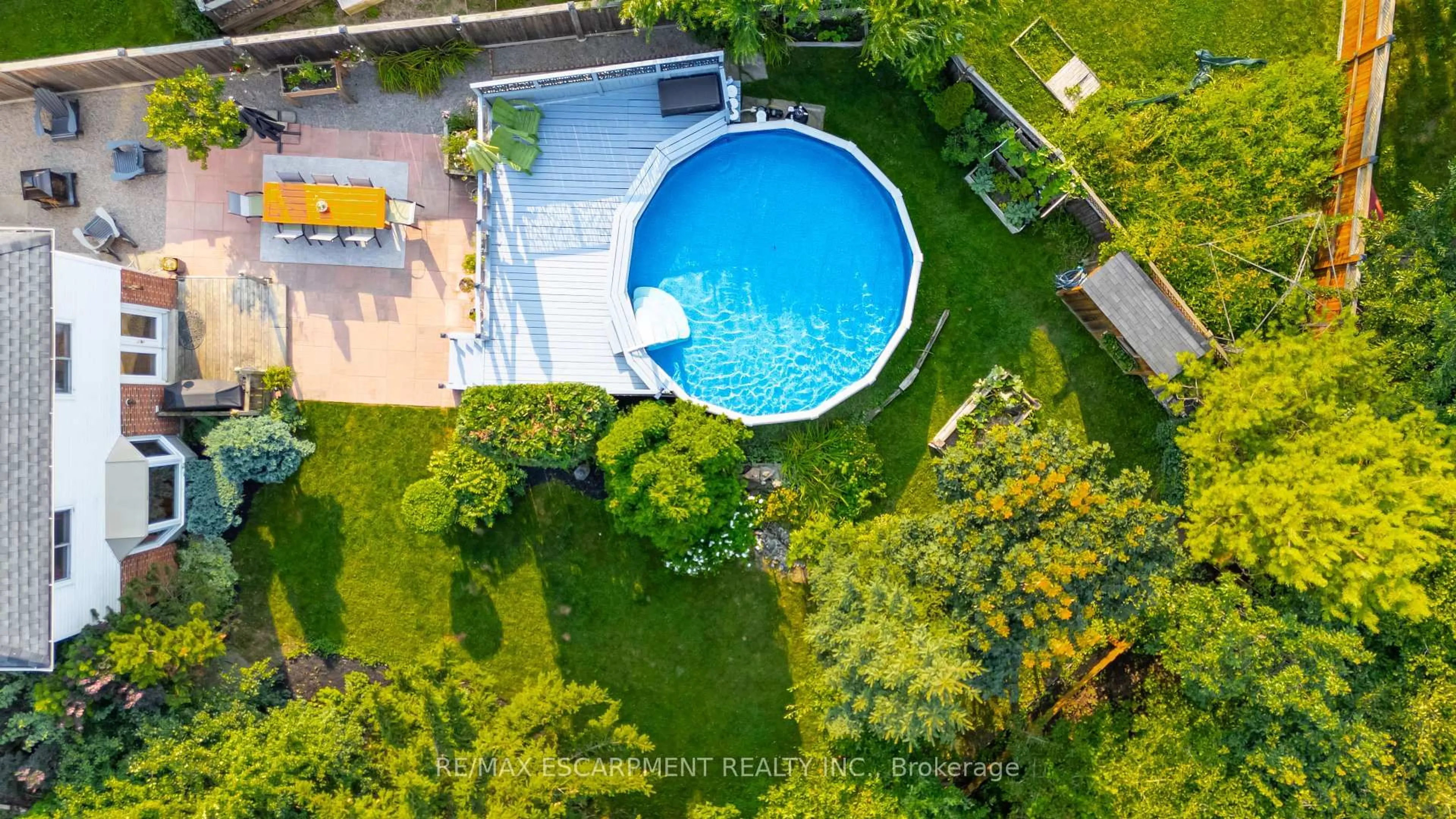 A pic from outside/outdoor area/front of a property/back of a property/a pic from drone, water/lake/river/ocean view for 24 Furrows End N/A, Brampton Ontario L6Z 4S5