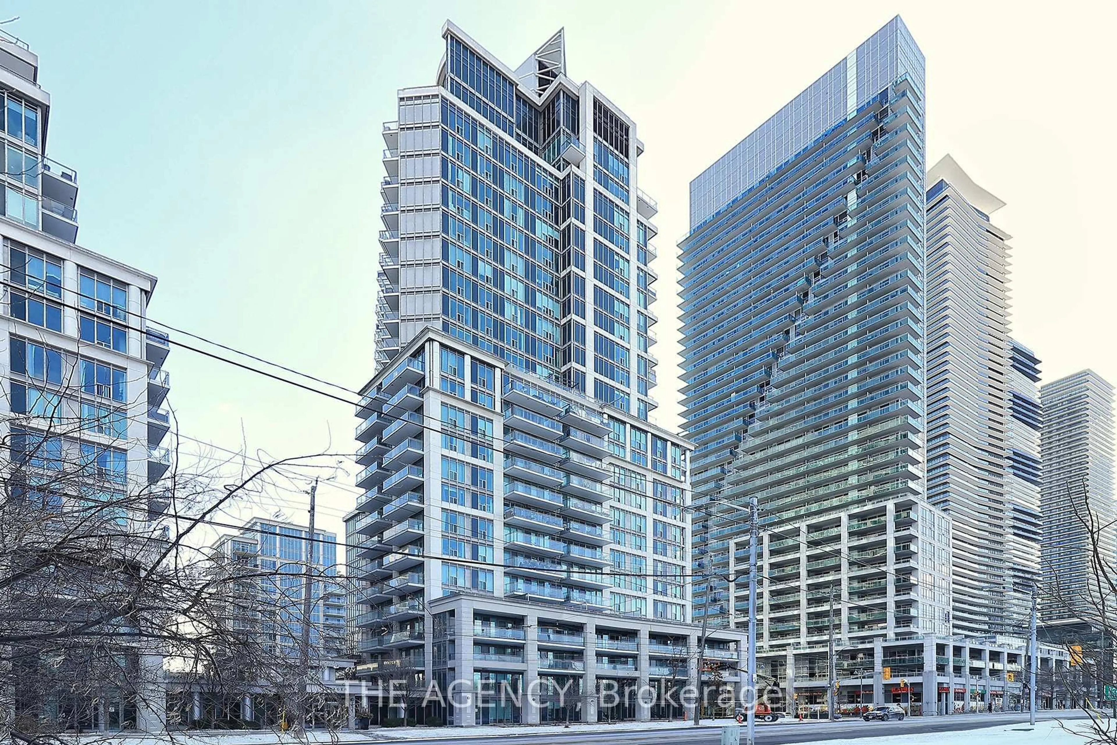 Indoor foyer for 2121 Lake Shore Blvd #712, Toronto Ontario M8V 4E9