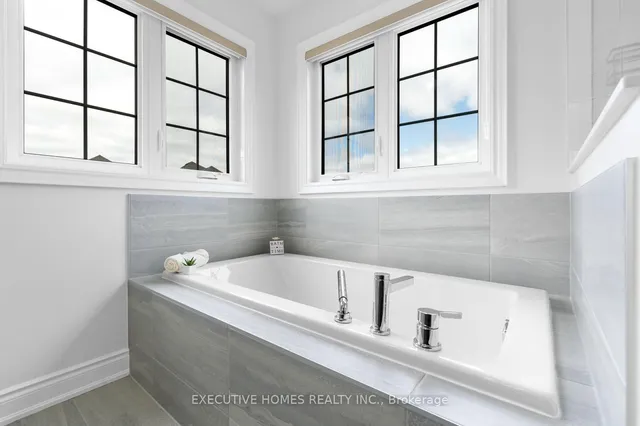 Additional property image - 25 Ixworth Circ