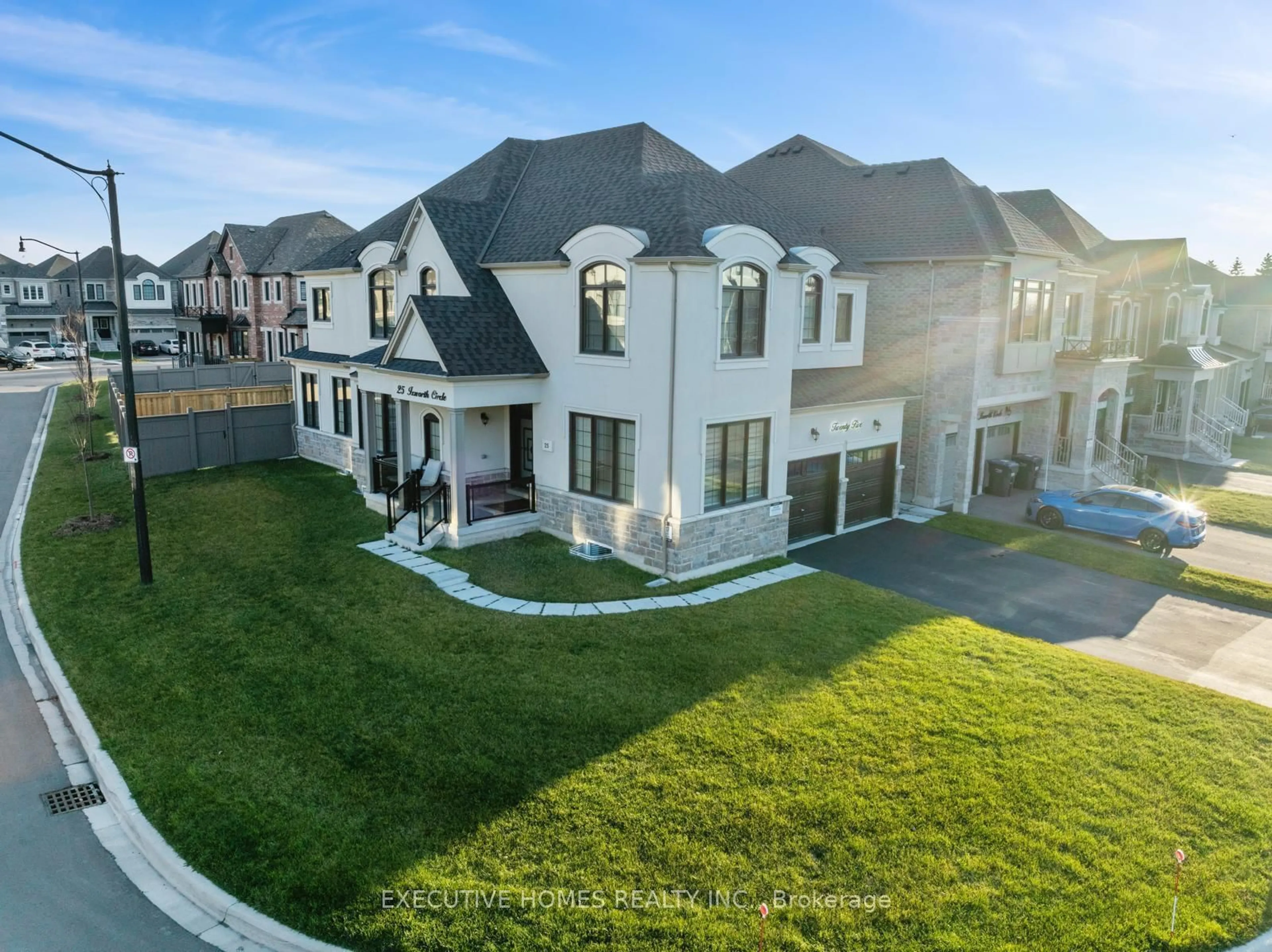 A pic from outside/outdoor area/front of a property/back of a property/a pic from drone, mountain view for 25 Ixworth Circ, Brampton Ontario L6Y 6J8