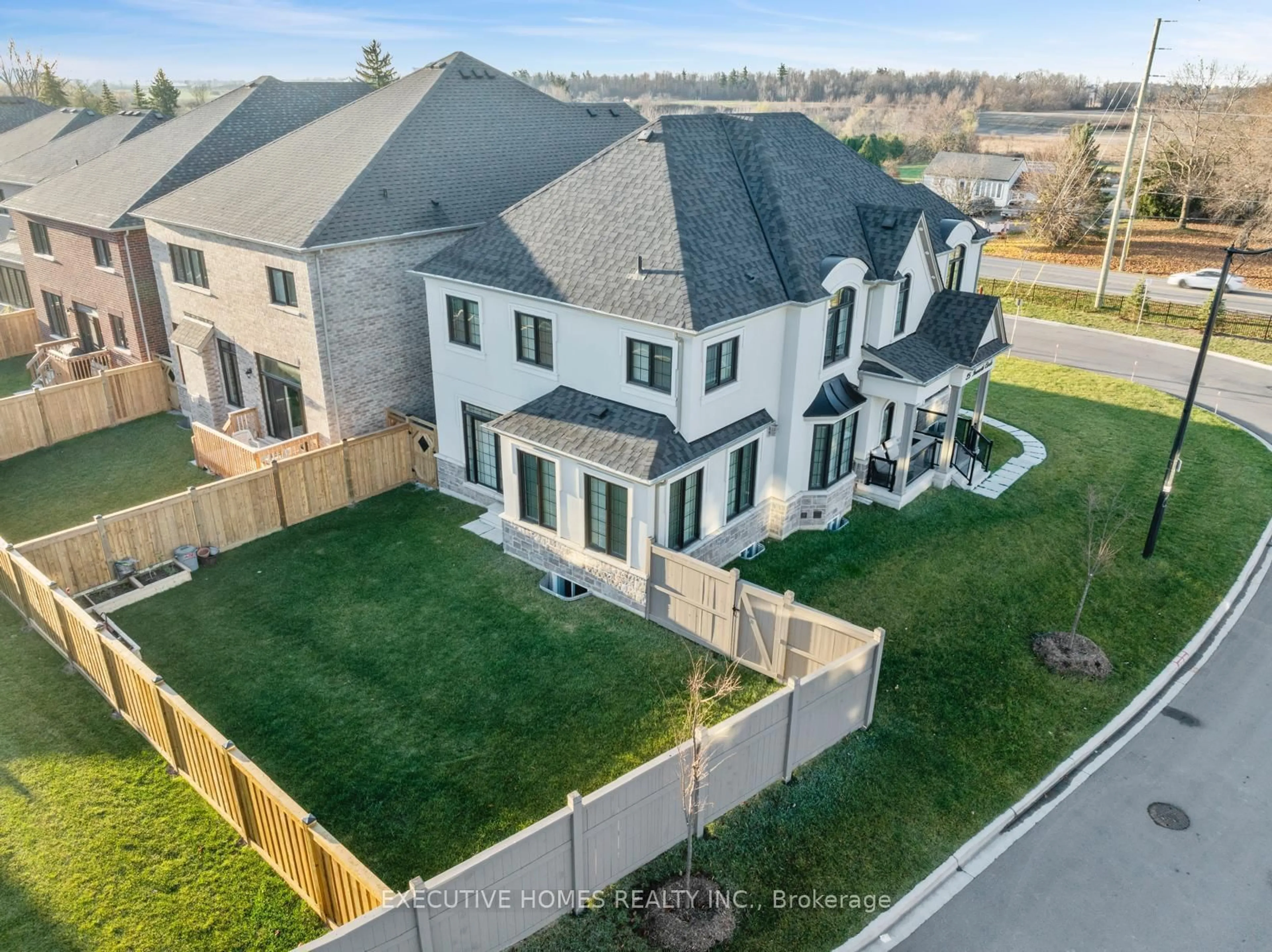 A pic from outside/outdoor area/front of a property/back of a property/a pic from drone, street for 25 Ixworth Circ, Brampton Ontario L6Y 6J8