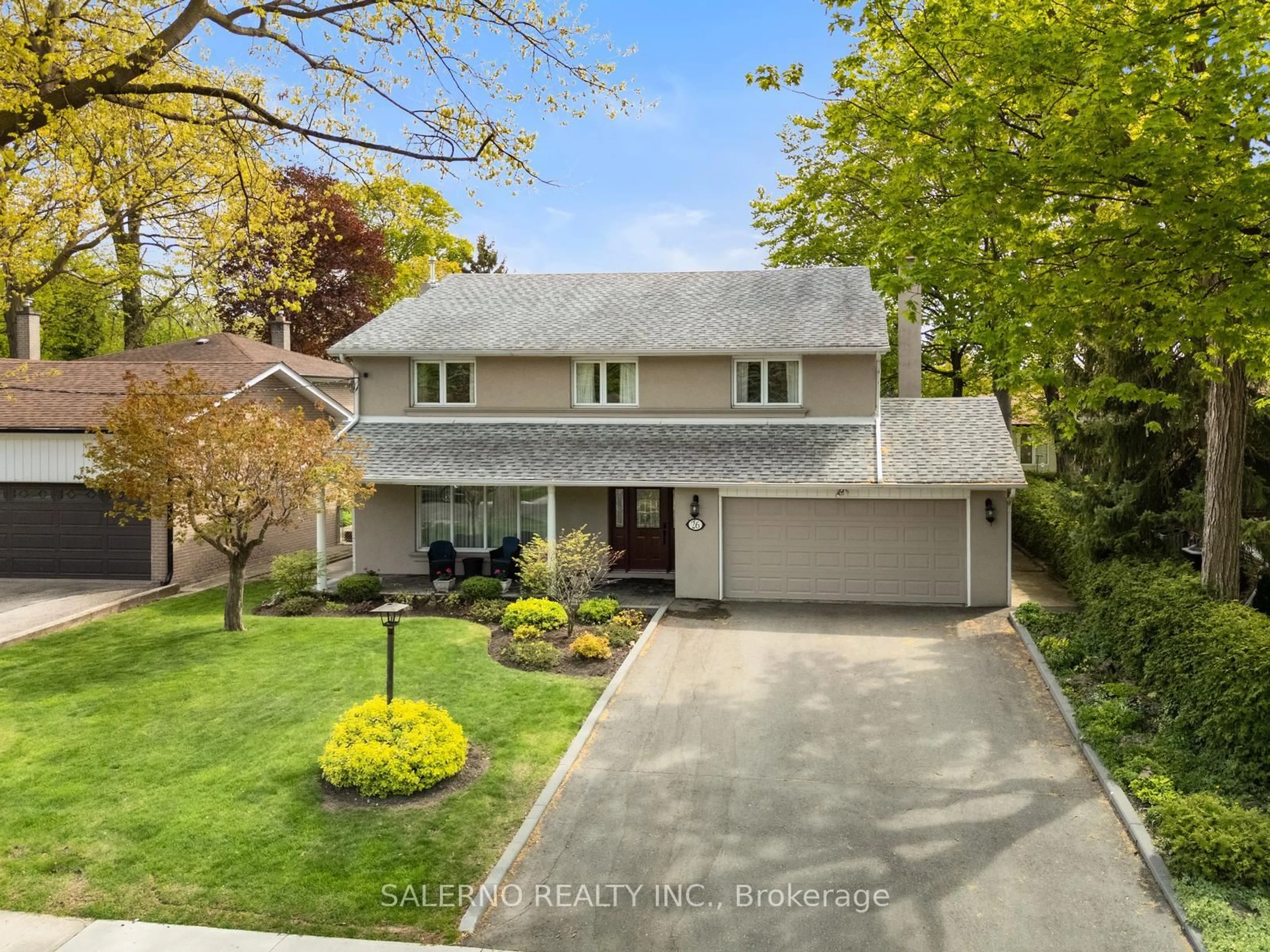 A pic from outside/outdoor area/front of a property/back of a property/a pic from drone, street for 26 Buxton Rd, Toronto Ontario M3M 1Y5