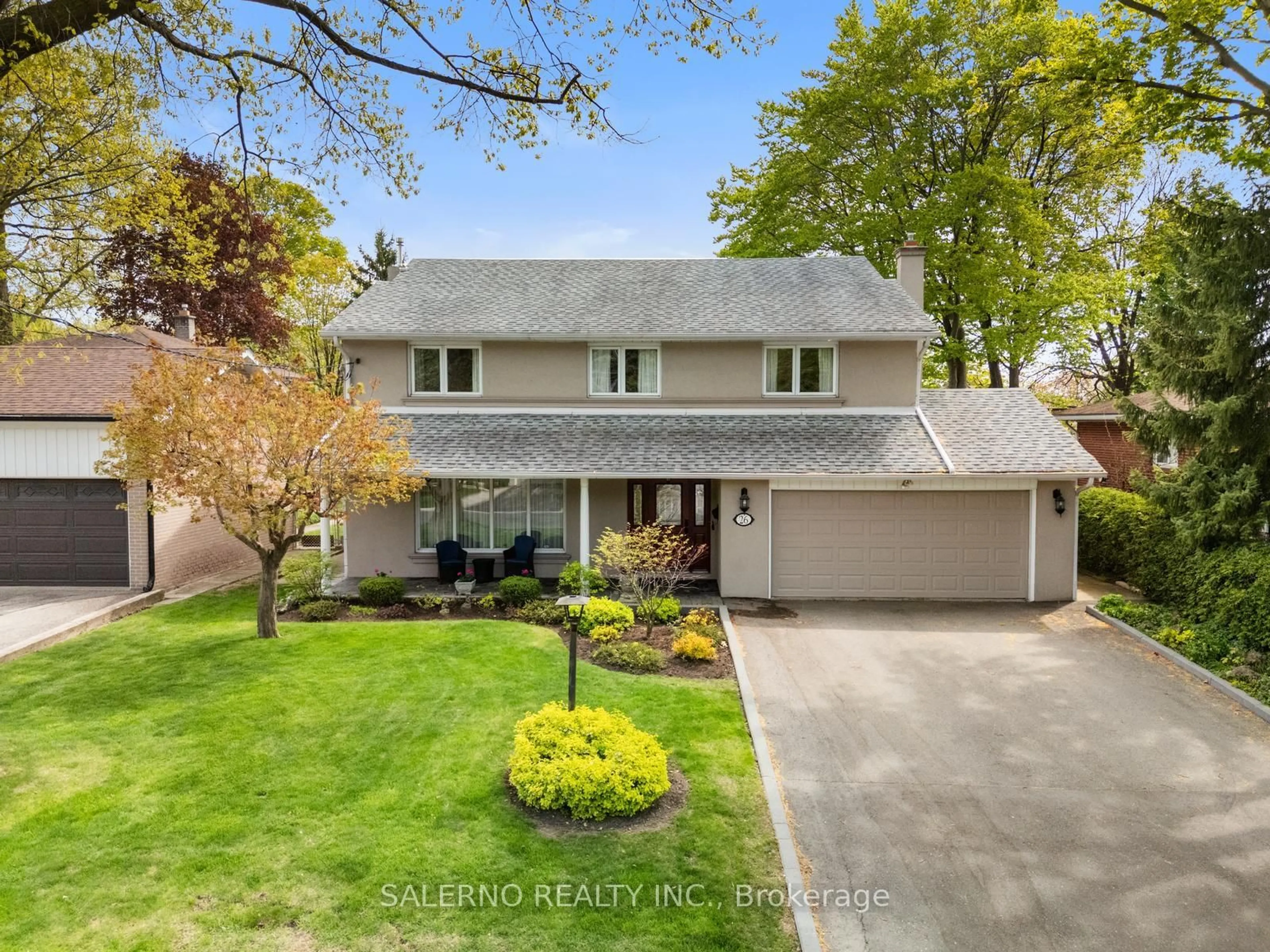 A pic from outside/outdoor area/front of a property/back of a property/a pic from drone, street for 26 Buxton Rd, Toronto Ontario M3M 1Y5