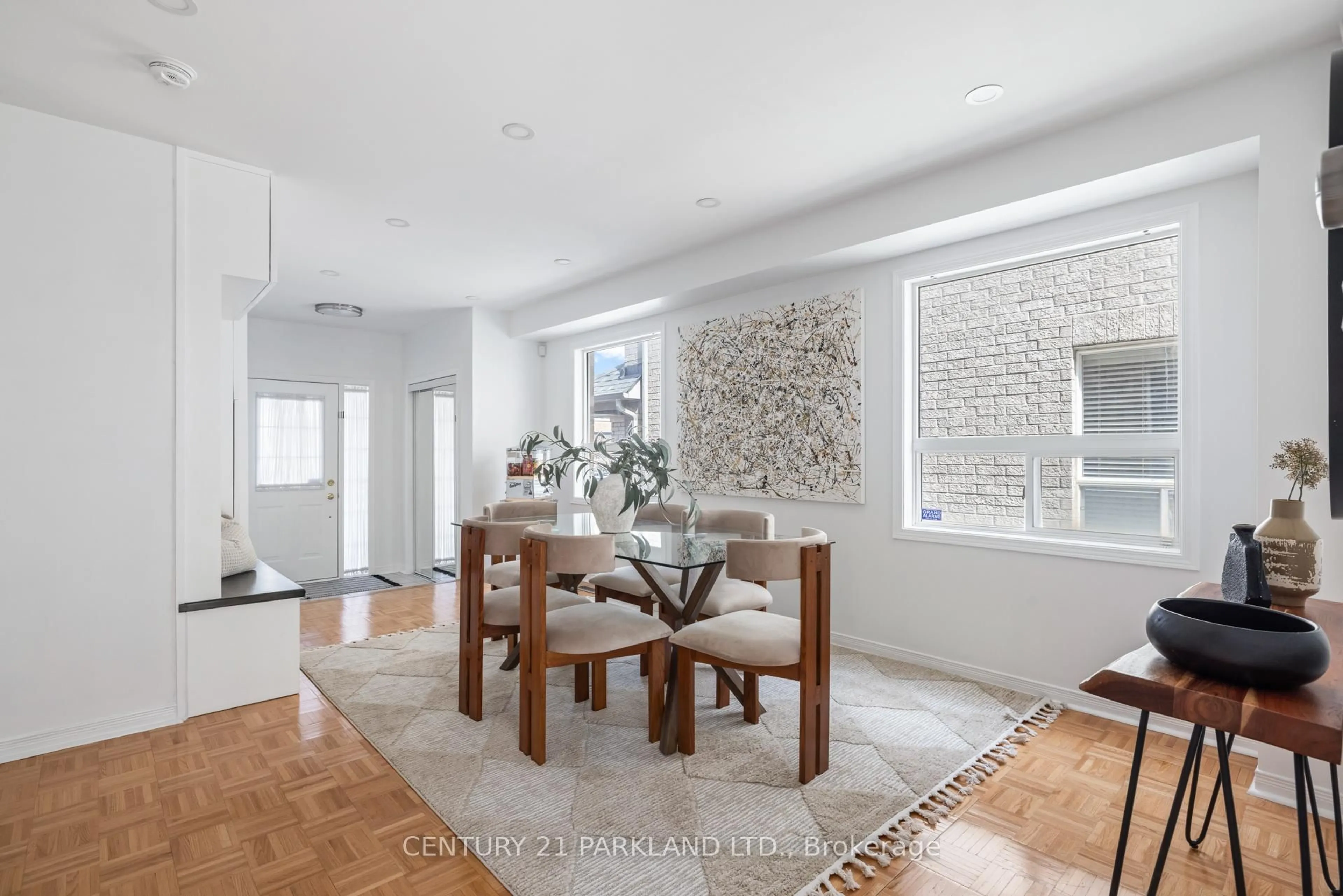 Dining room, ceramic/tile floor for 18 Humbershed Cres, Caledon Ontario L7E 2X2
