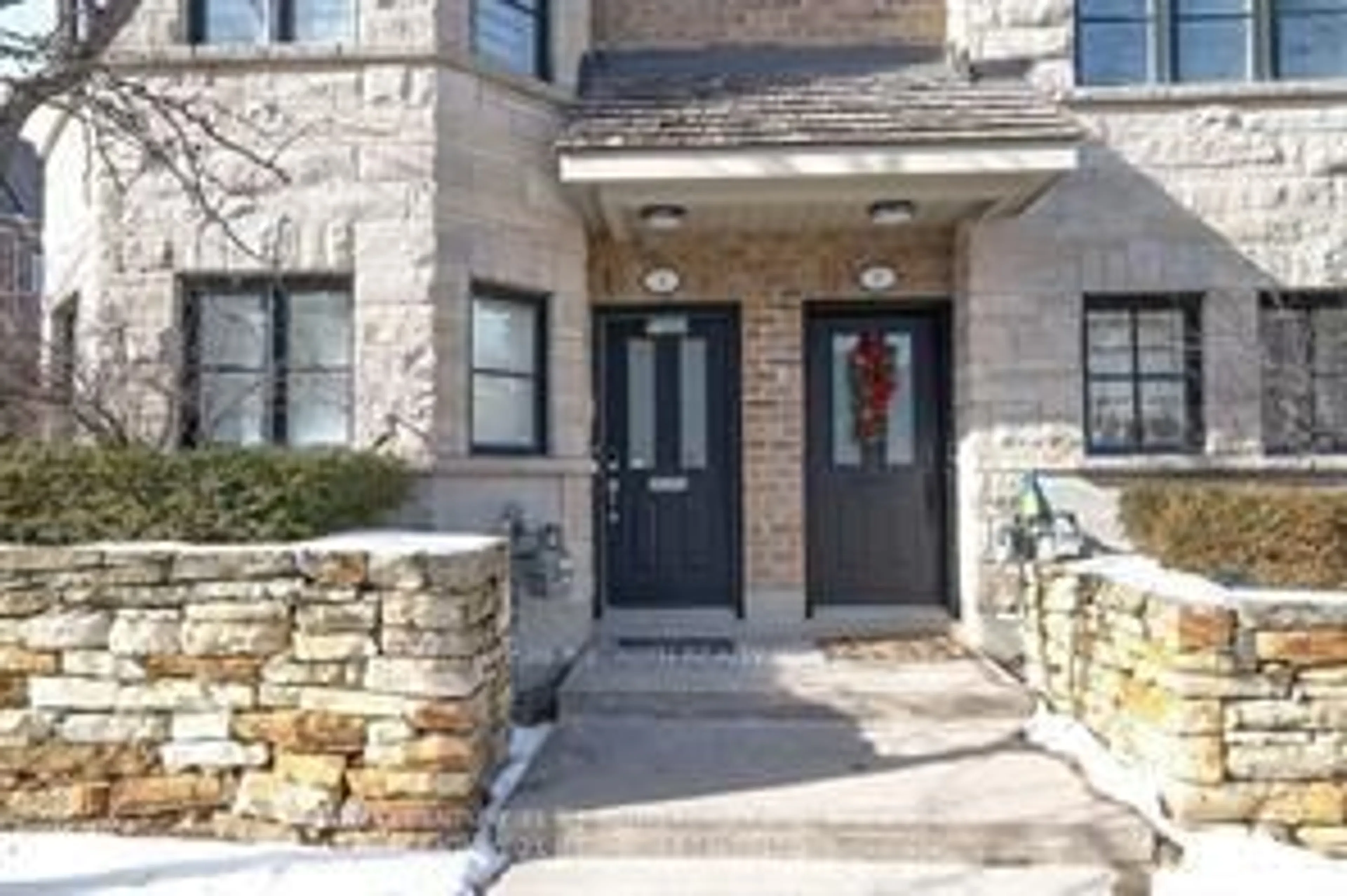 Indoor entryway for 1812 Burnhamthorpe Rd #01, Mississauga Ontario L4X 0A3