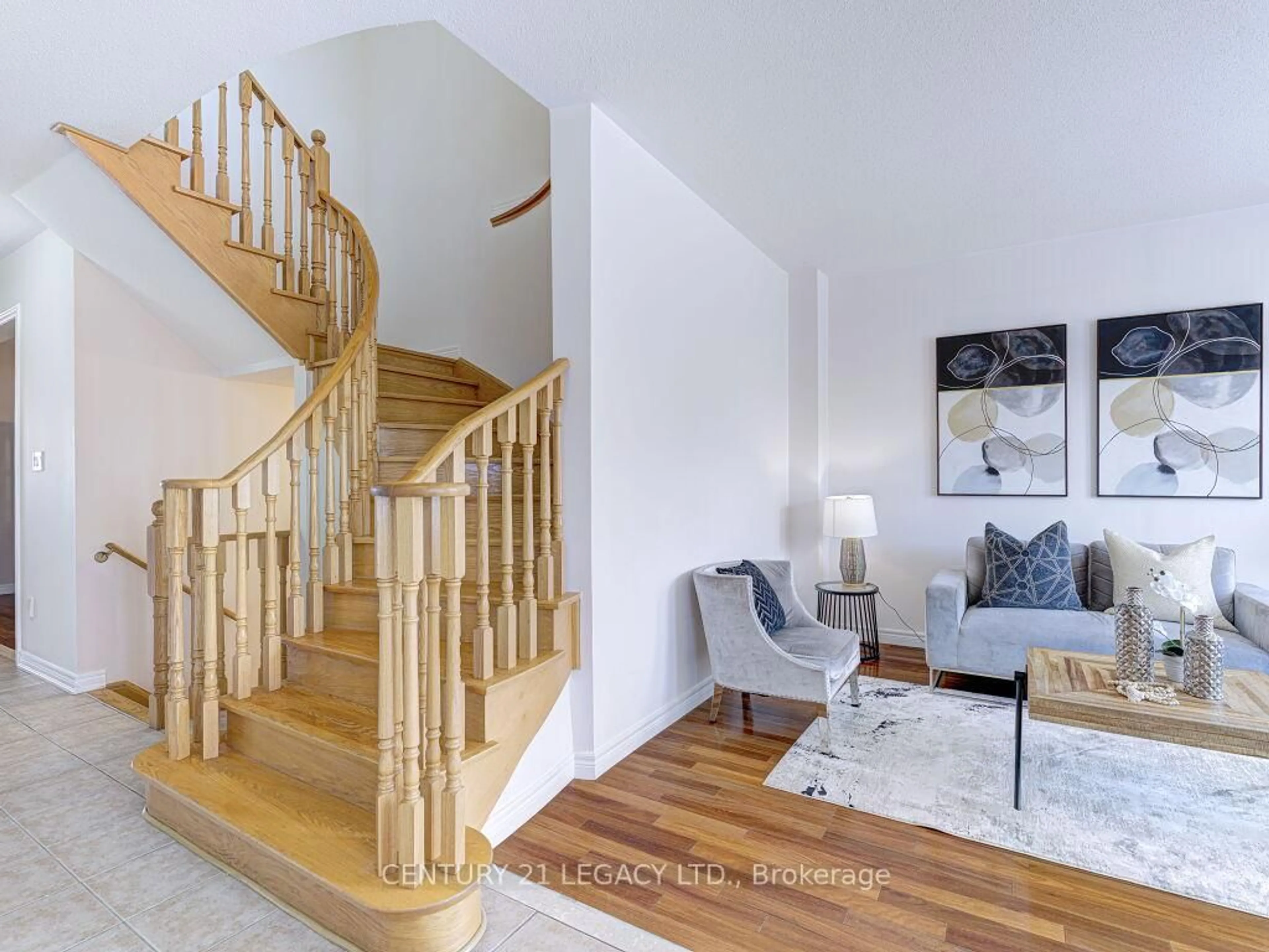 Stairs for 3174 Mission Hill Dr, Mississauga Ontario L5M 0B2