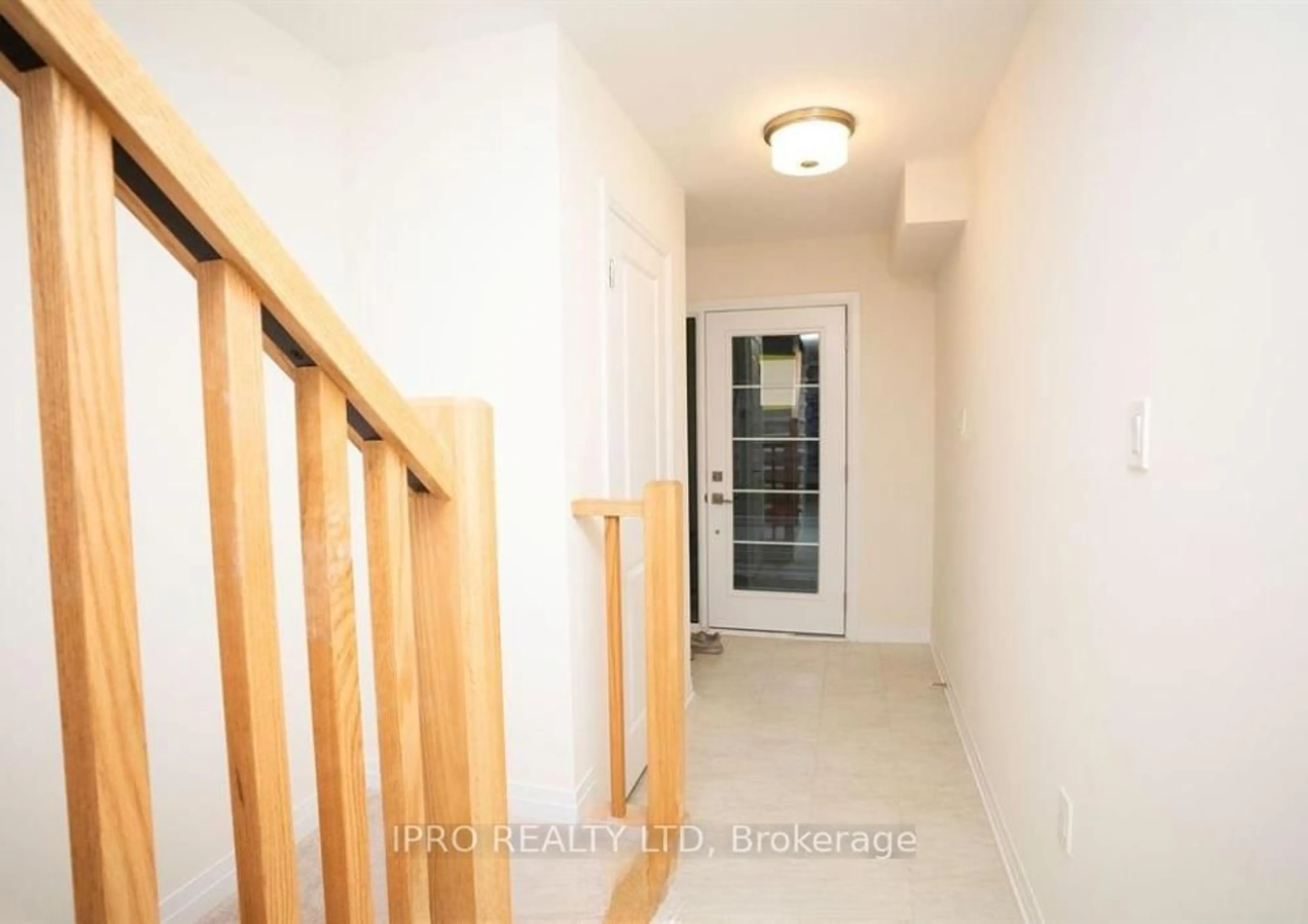 Indoor entryway for 88 Fieldridge Cres, Brampton Ontario L6R 0C2